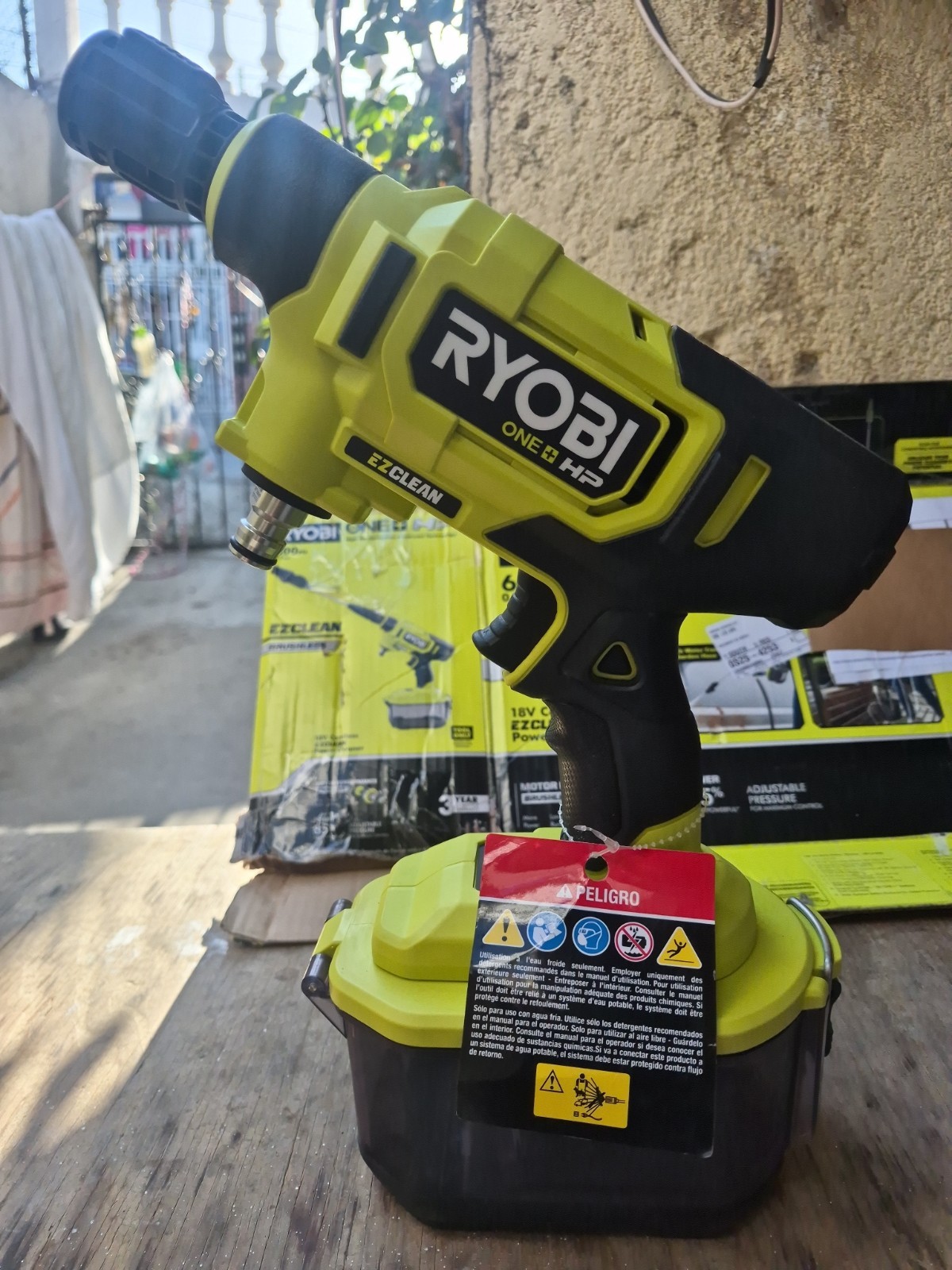 Ryobi RY121850 Cold Water Pressure Washer. Missing accesories. Only tool