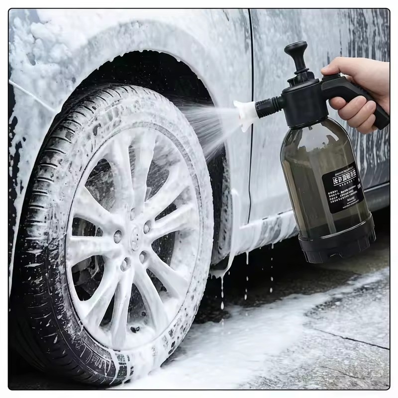 2L Hand Pump Foam Sprayer Snow Foam Cannon Car Wash Bottle w/ 3 Nozzles