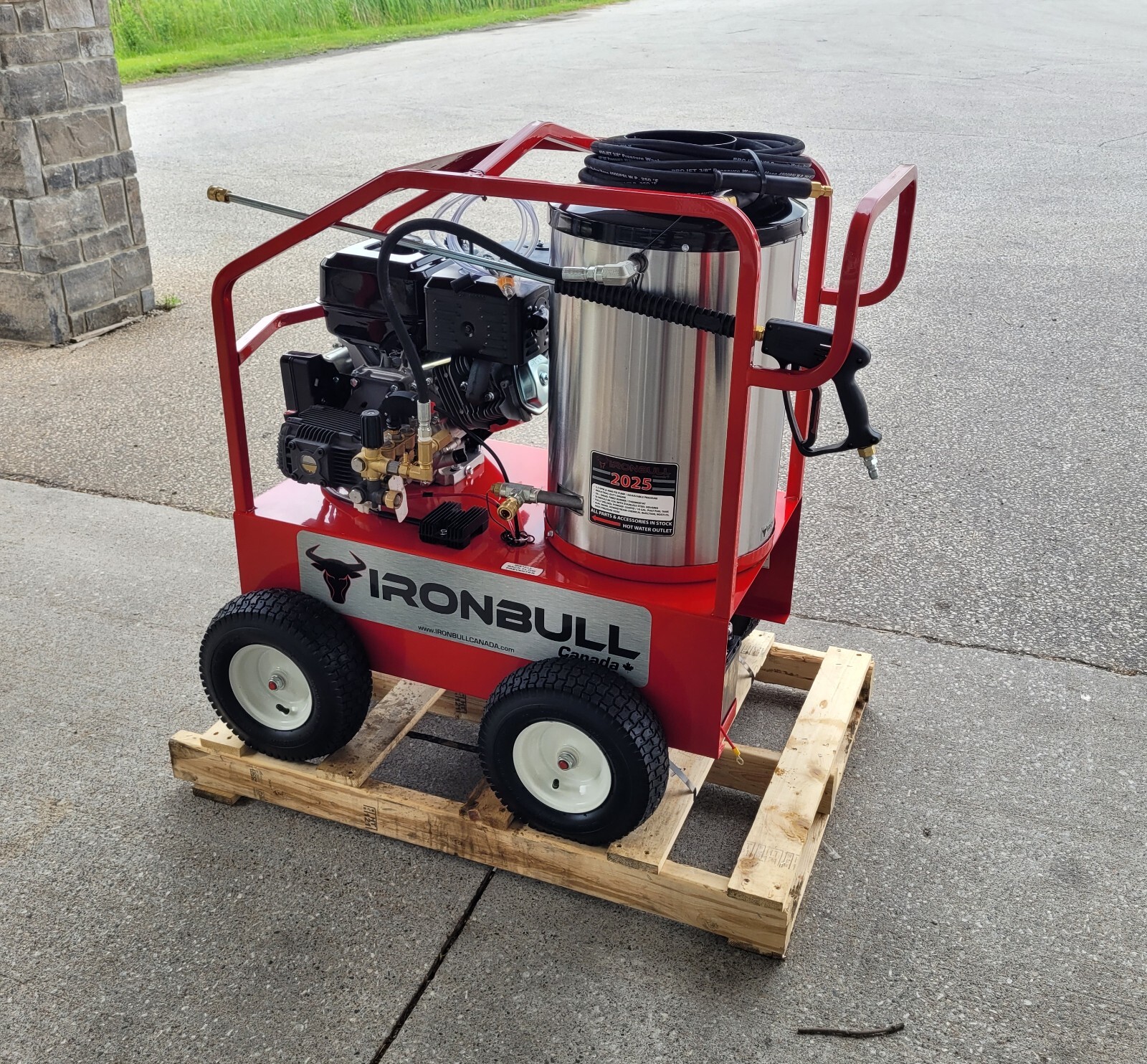IRONBULL GOLD 4000 PSI Hot Pressure Washer, 15 HP Gas Units (PDI + Battery)
