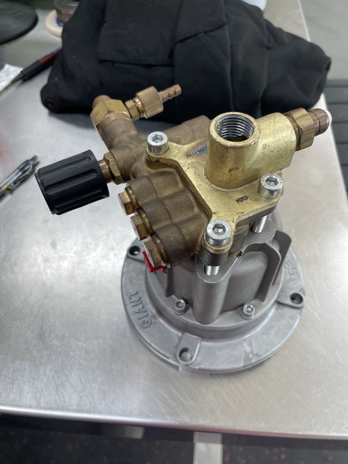Giant Pumps Direct Drive Pump 2500 PSI 2.5 GPM 7/8 Inch Steel GXH2525A-112H