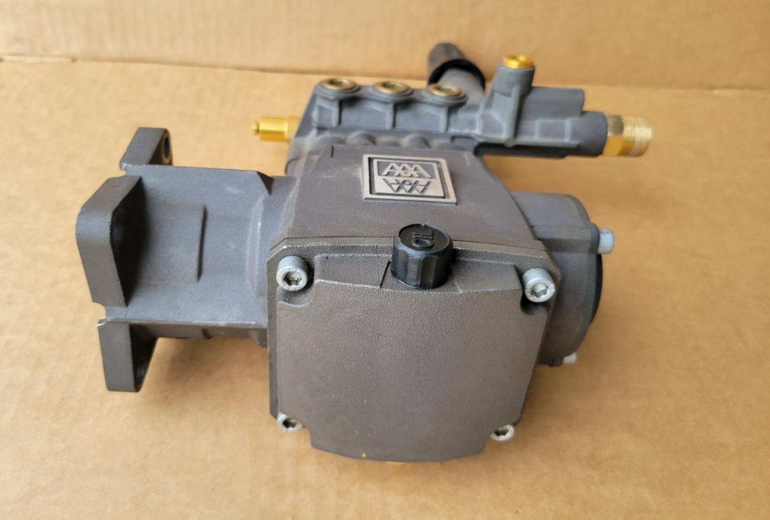 3600 psi AAA Pump 4300017 ((( For Parts or Repare ))) No tested