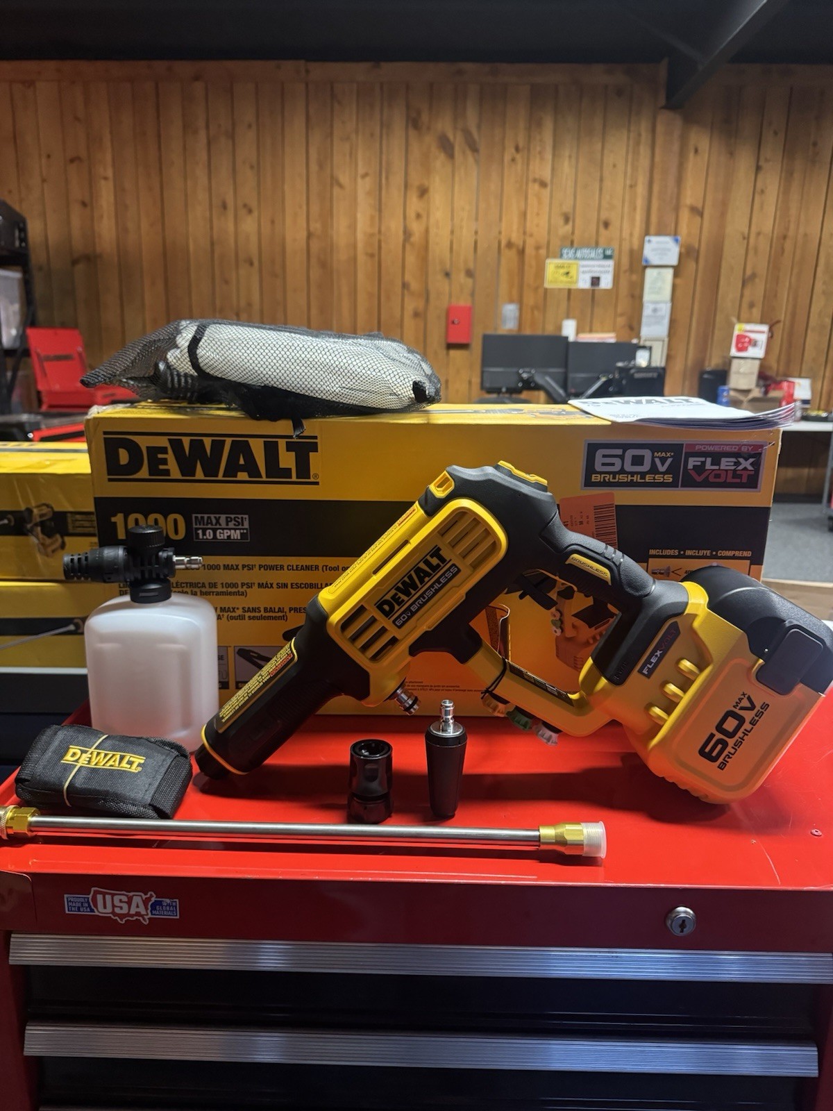 Dewalt FLEXVOLT 60V 1000 PSI 1.0 GPM Power Cleaner DCPW1000B Open Box