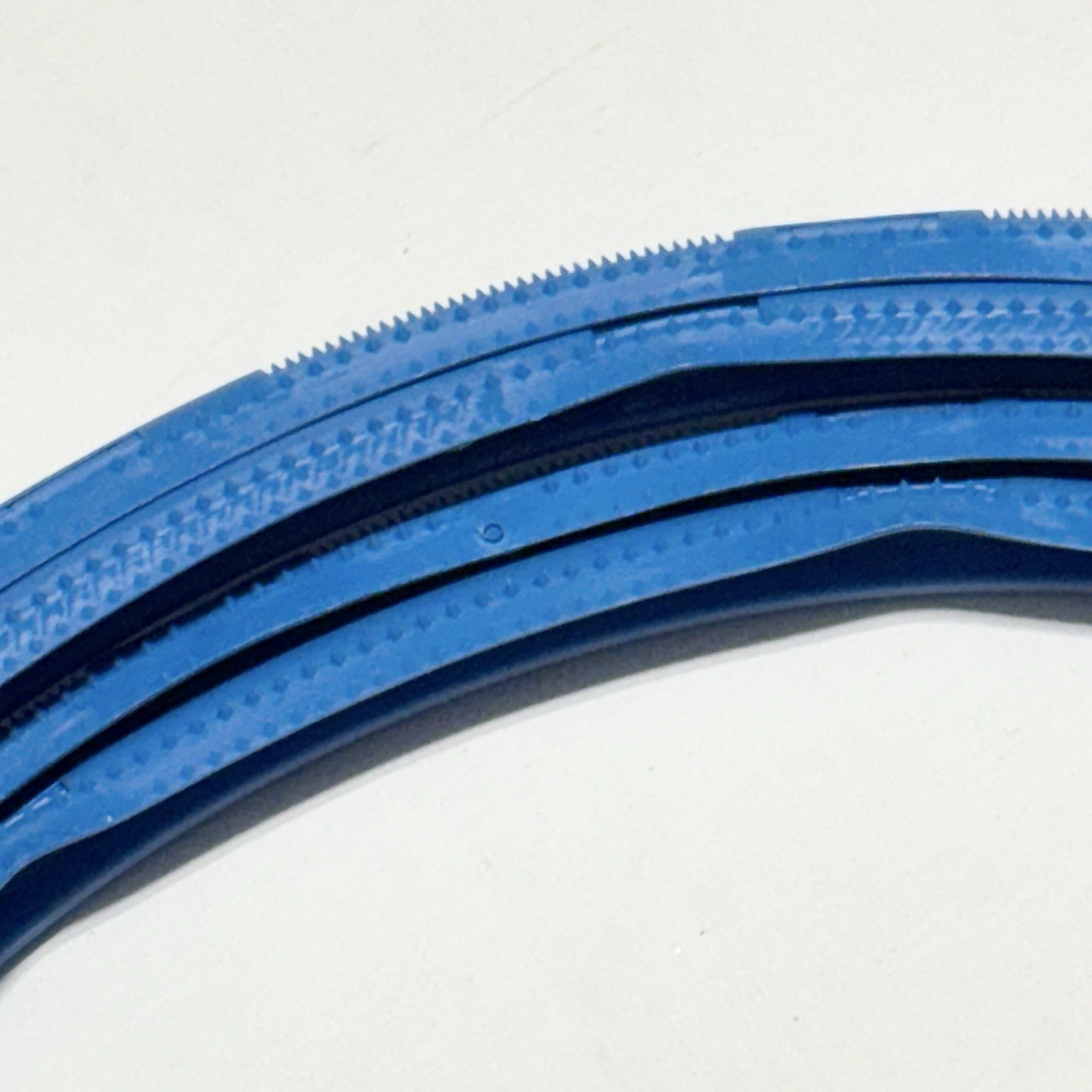AlloyGator Blue Rim Protector for Car Wheels Fits 12-24 Wheel Diameter Listing B