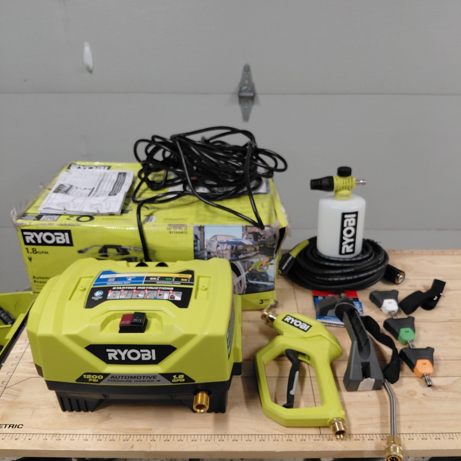 RYOBI RY14AM12 1.8 GPM Automotive High Flow Pressure Washer Kit 1200 PSI