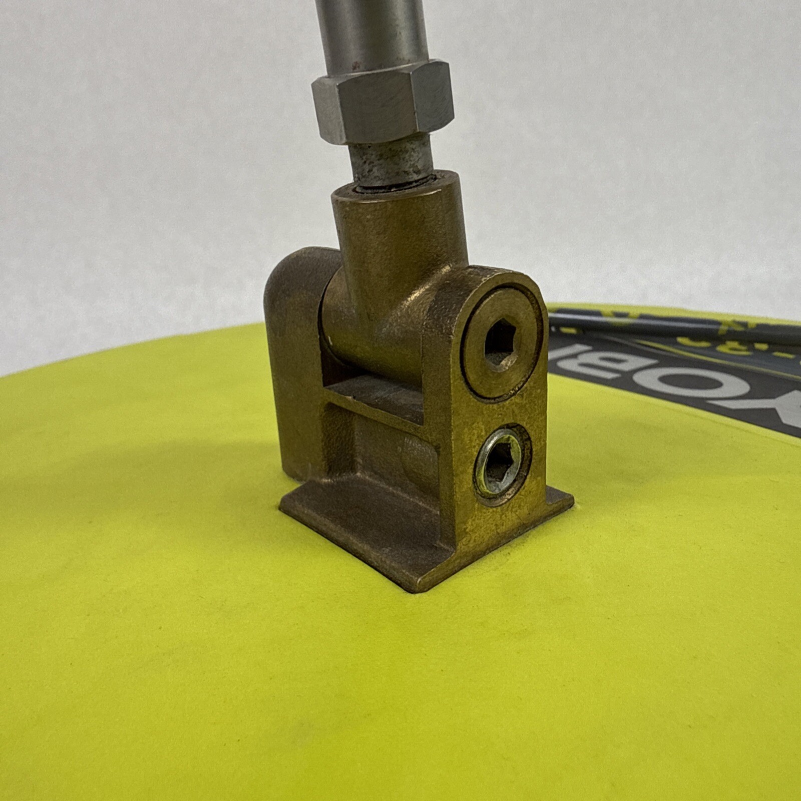 Ryobi RY31SC01 15 in. 2500 – 3300 PSI Surface Cleaner For Gas Pressure Washer
