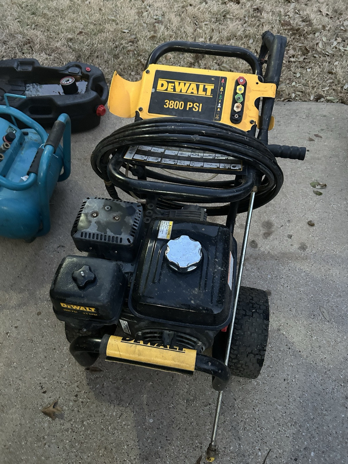 DEWALT DXPW60604 3800 PSI at 3.5 GPM Gasoline Cold Water Pressure Washer