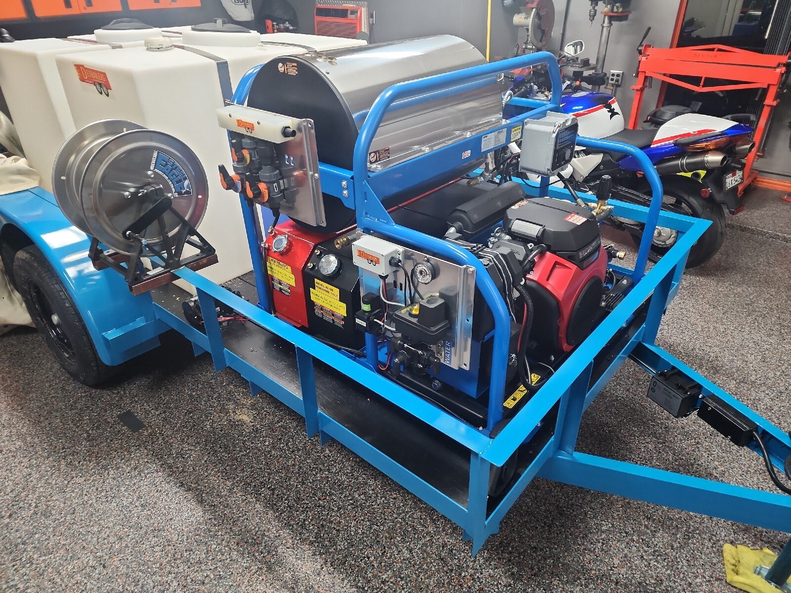 DETRAILERS DUAL LINE HOT WATER – SOFT WASH HYBRID TRAILER