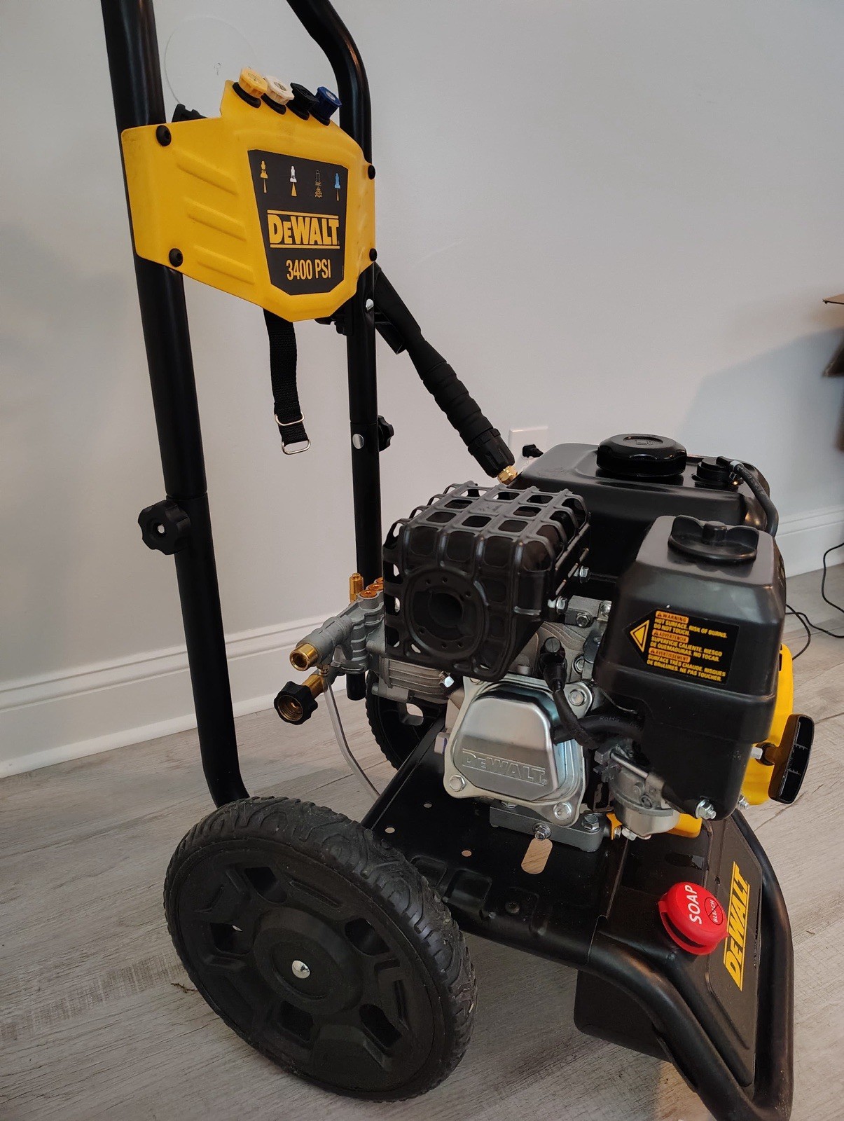DEWALT 3400 PSI Gasoline Pressure Washer, Quick Connect, Soap Tank, Yellow/Black