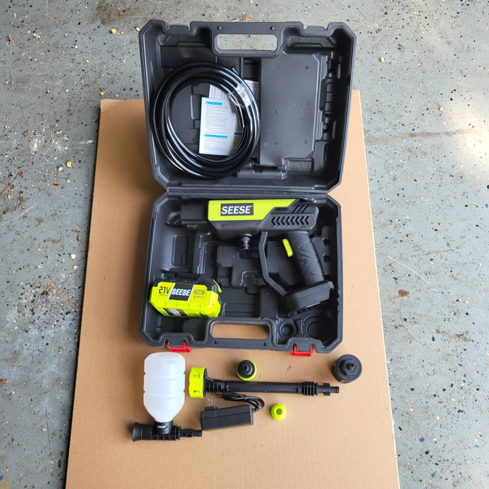 SEESE 1000 PSI Cordless Pressure Washer for Car & Garden with Charger Base