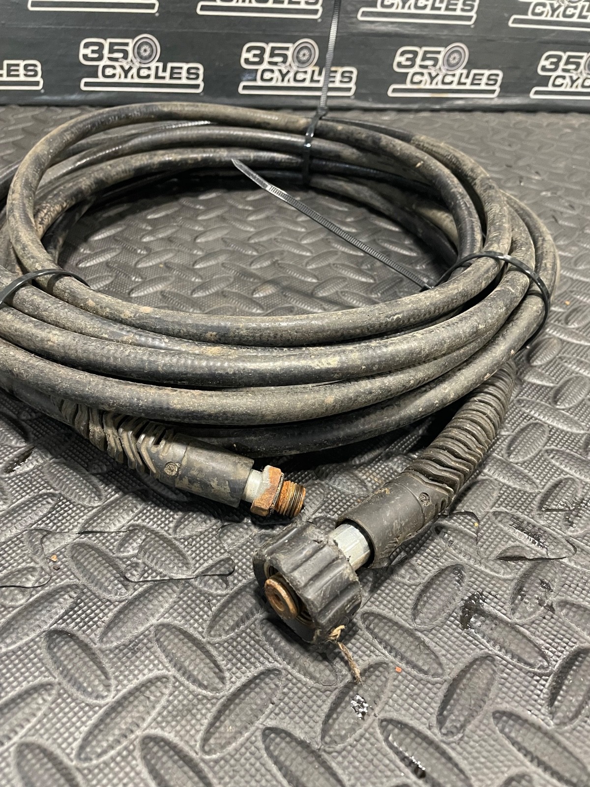 Craftsman 3000 PSI 2.5-GPM Pressure washer Briggs Stratton 20ft hose