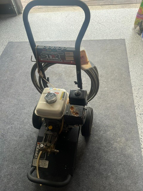North Star Pressure Washer with Honda Ehgine