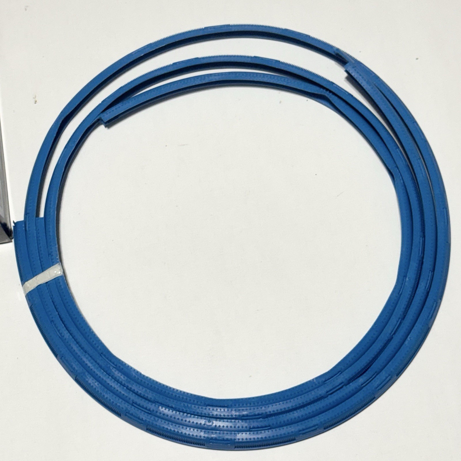 AlloyGator Blue Rim Protector for Car Wheels Fits 12-24 Wheel Diameter Listing A