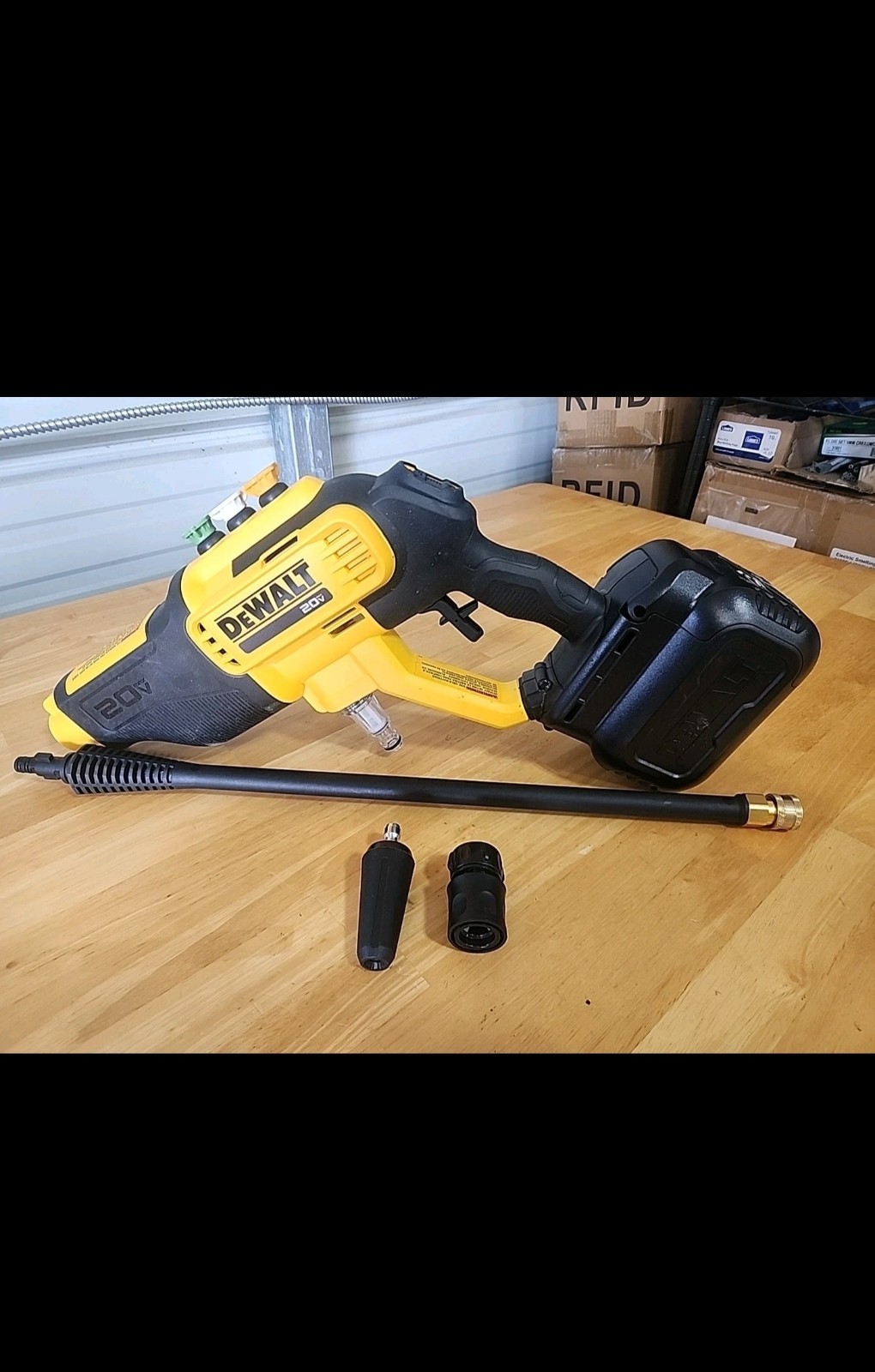 DEWALT 20V MAX 550 PSI Cold Water Pressure Washer (Tool only) (DCPW550B)