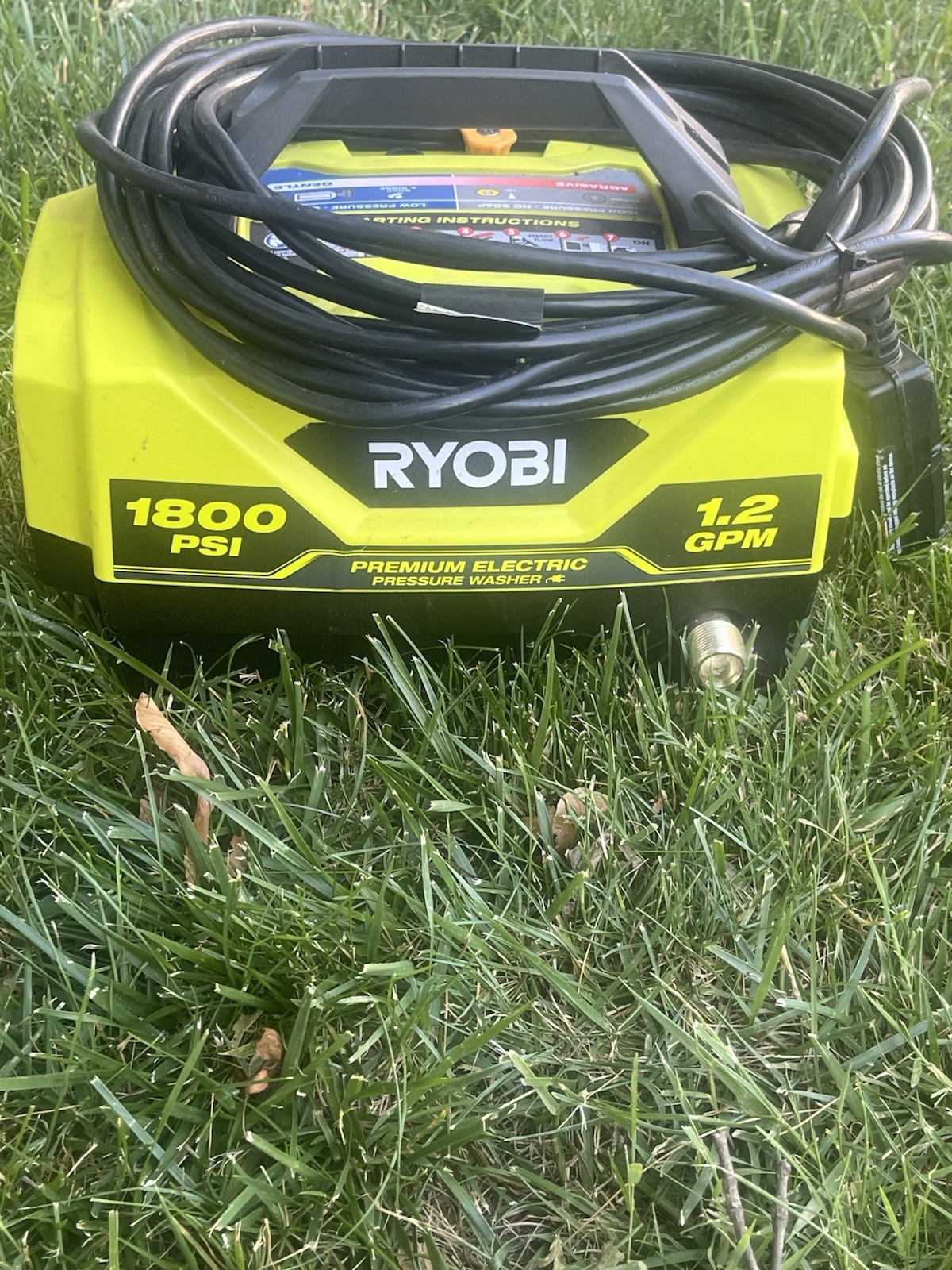 Ryobi RY41802VNM 1800psi 1.2 GPM Electric Pressure Washer -W61 Working