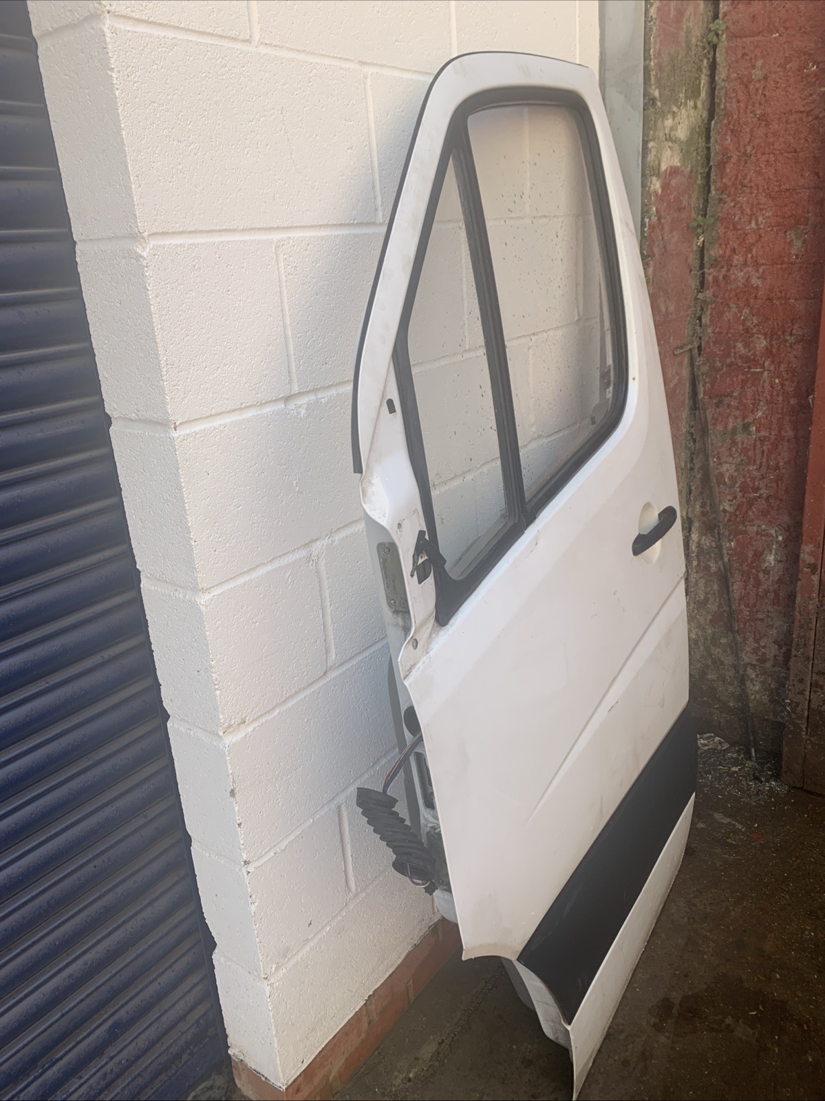 MERCEDES SPRINTER FRONT DOOR LH PASSENGER SIDE WHITE