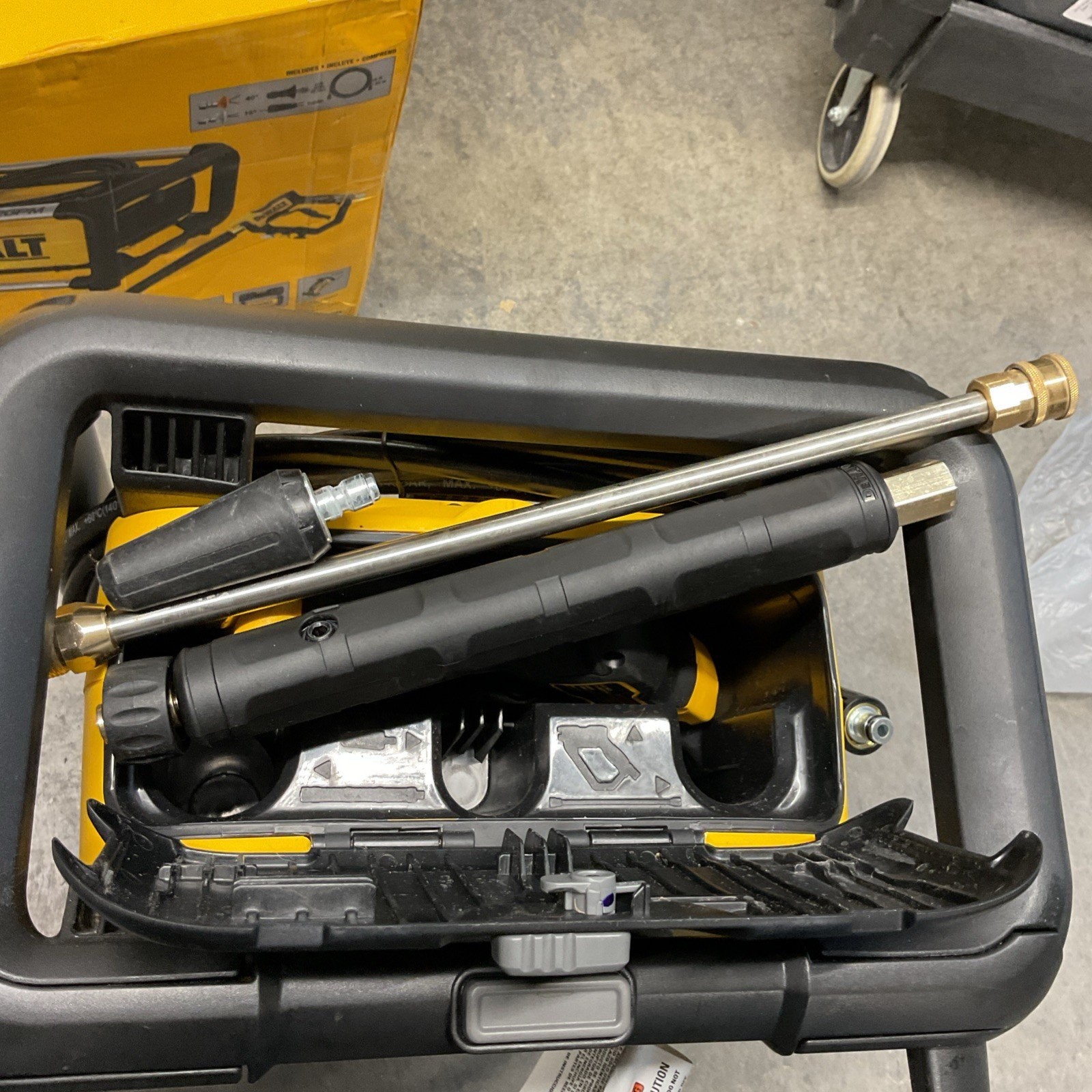 DeWalt DWPW2100 2100 PSI 1.2 GPM Electric Cold Water Pressure Washer