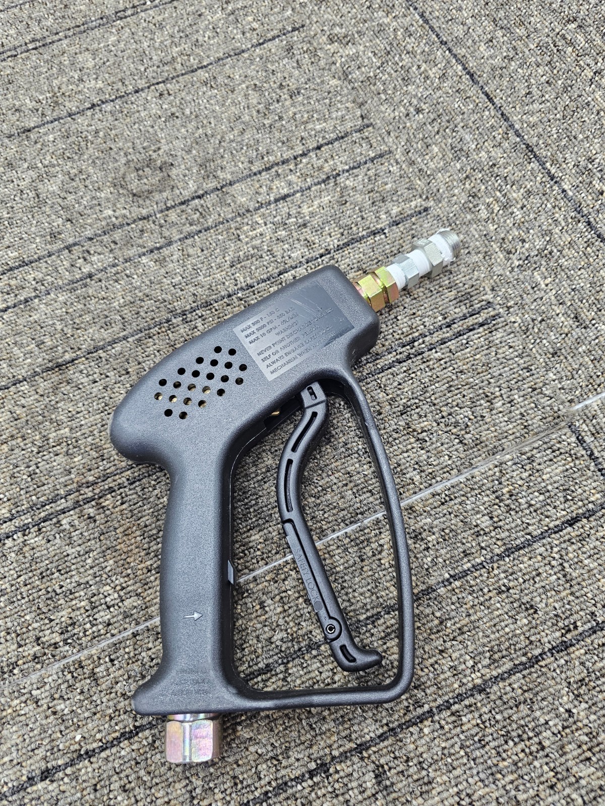 Giant 092724 Pressure Washer Tool w/ Brass Fitting 10GPM 5000 PSI 300F