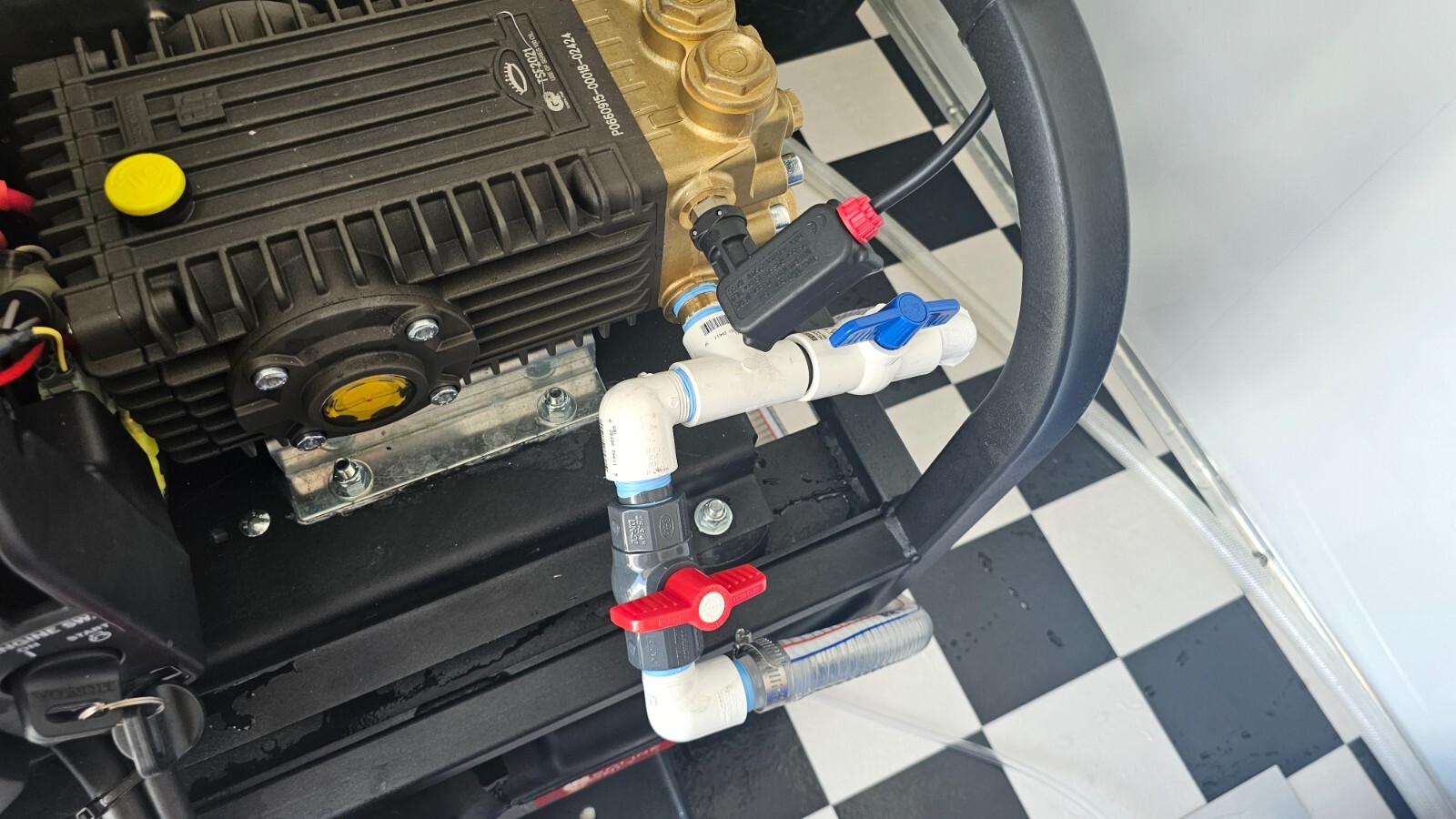 ENCLOSED HOT WATER PRESSURE WASH/SOFT WASH TRAILER W/ SPOT FREE