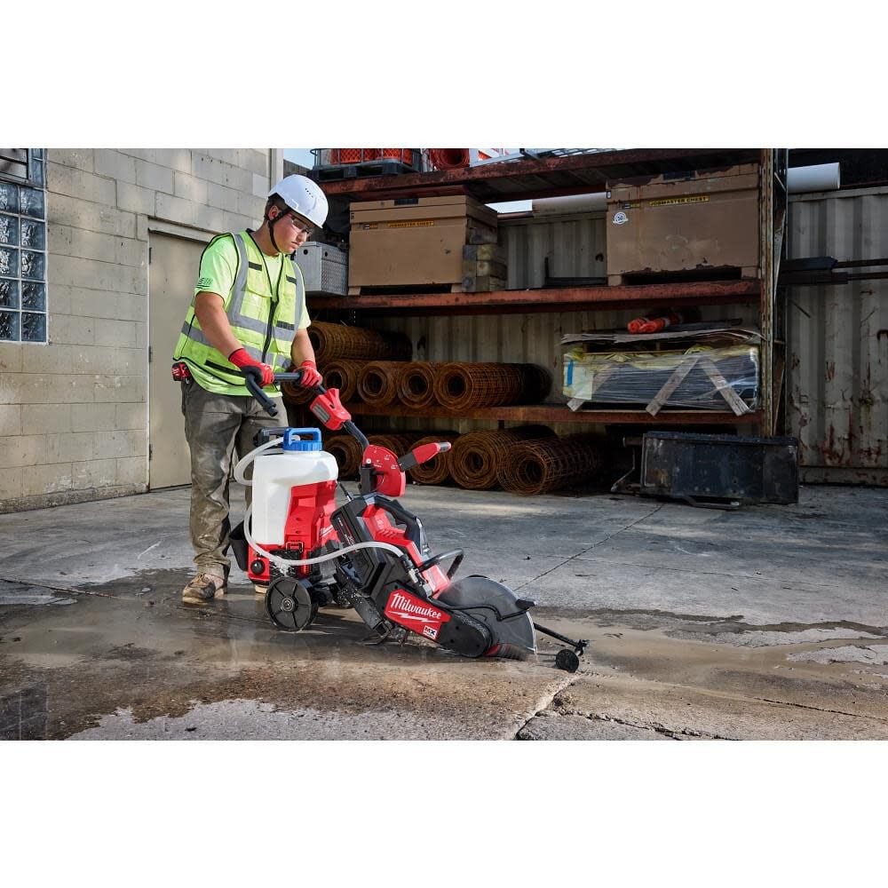 Milwaukee 4-Gallon Water Supply Tank Assembly With Switch Tank
