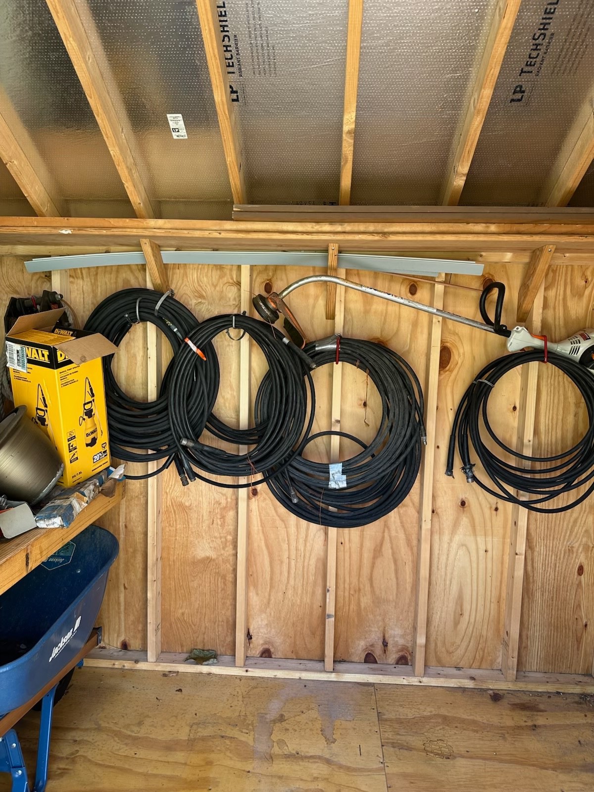 $450 or Best Offer – 3 Pressure Washers and 600+ Closed business no longer neede