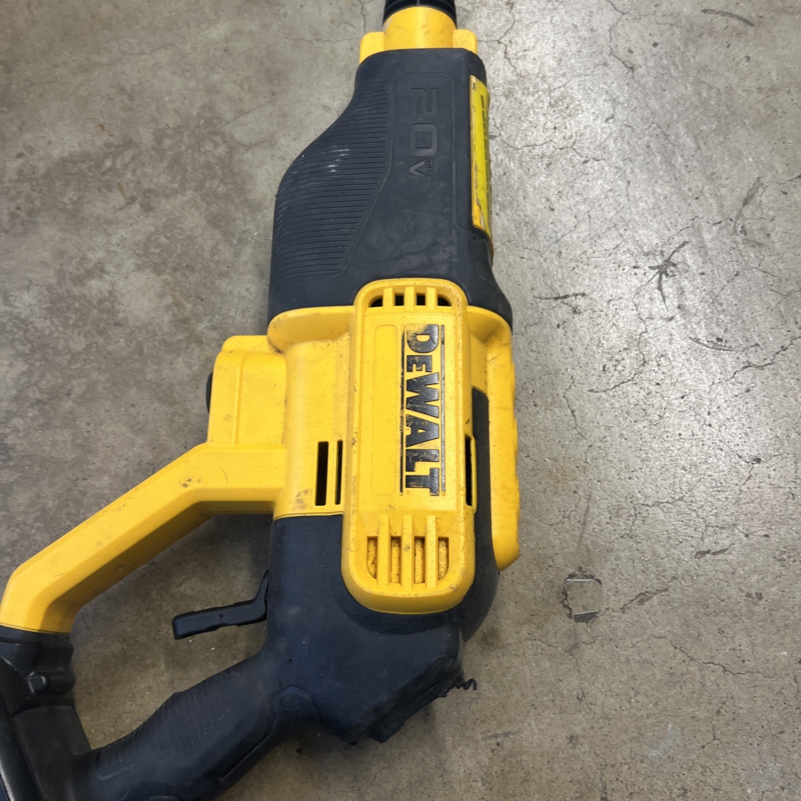 USED DEWALT DCPW550 20V Cordless 550PSI COLD WATER PRESSURE WASHER (QUI003319)