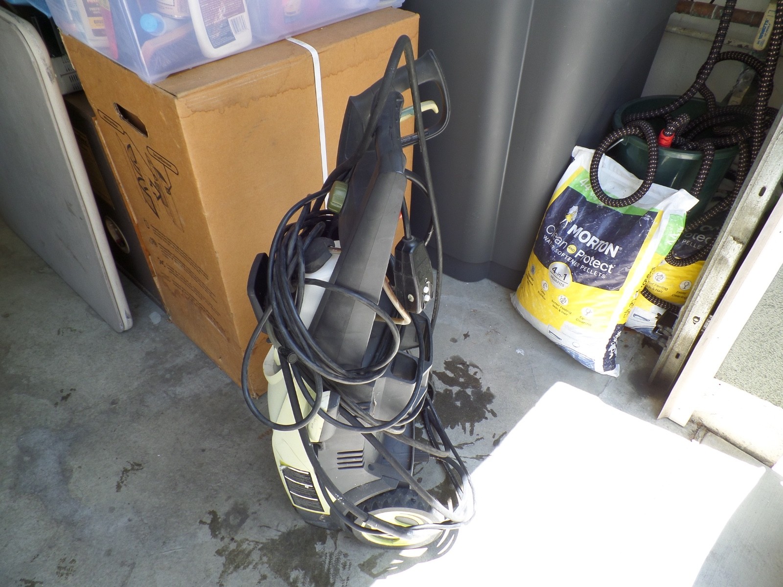 SUN JOE MODEL# SPX3000 ELECTRIC PRESSURE WASHER 2200 PSI WORKS USED!