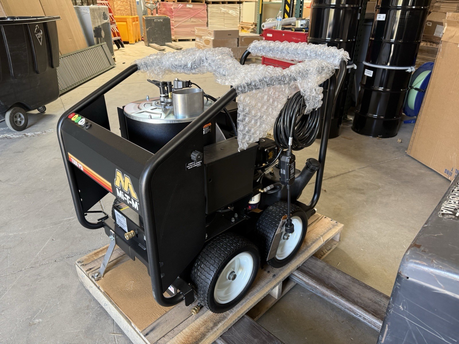 MI-T-M GH-1502-0GA10 Electric Pressure Washer Cart 120 V 1Ph 1,500 psi 2 gpm 2hp
