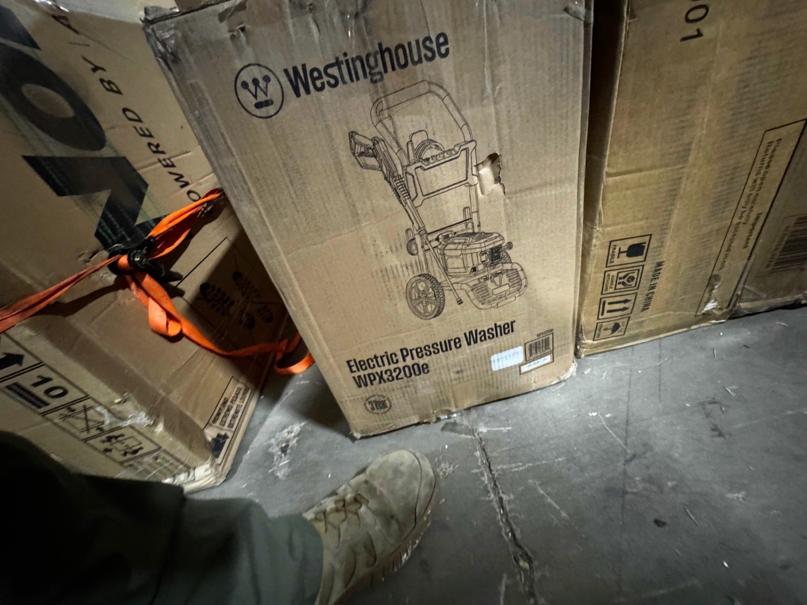 3200 Max PSI 1.76 Max GPM 13 Amp Cold Water Electric Powered Pressure Washer wit