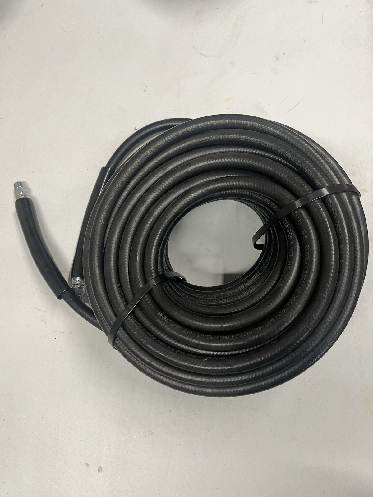 100′ 3/8″ 1-Wire 4,500 PSI Smooth Skin Black Pressure Washer Hose Swivel Ends
