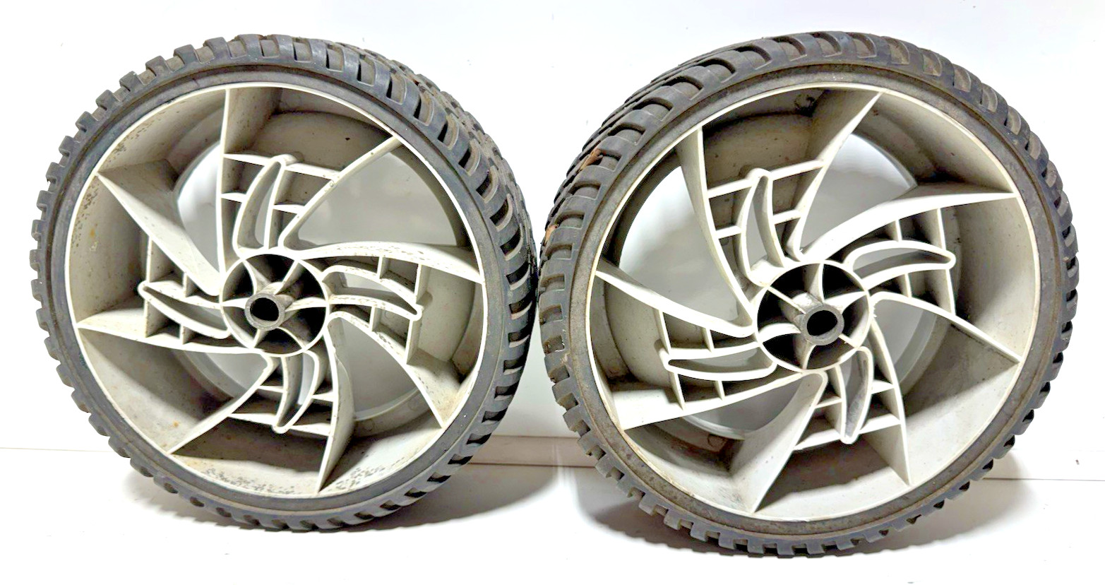Troy Bilt 875EX Briggs & Stratton Wheels Model 020605 OEM Part 313837GS