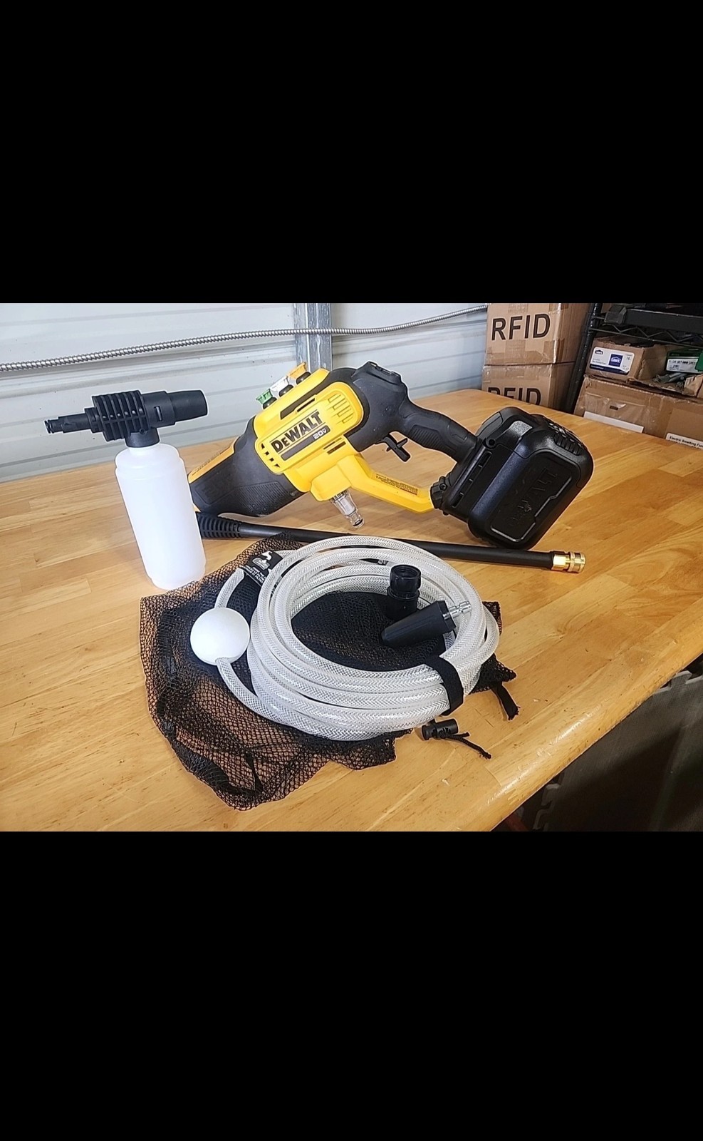 DEWALT 20V MAX 550 PSI Cold Water Pressure Washer (Tool only) (DCPW550B)
