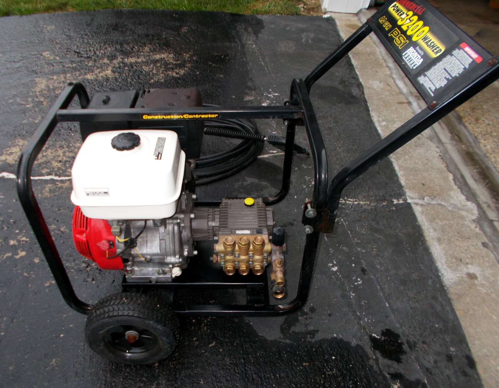GENERAC 3200 PSI 4 GPM 11 HP HONDA GAS POWERED PRESSURE WASHER