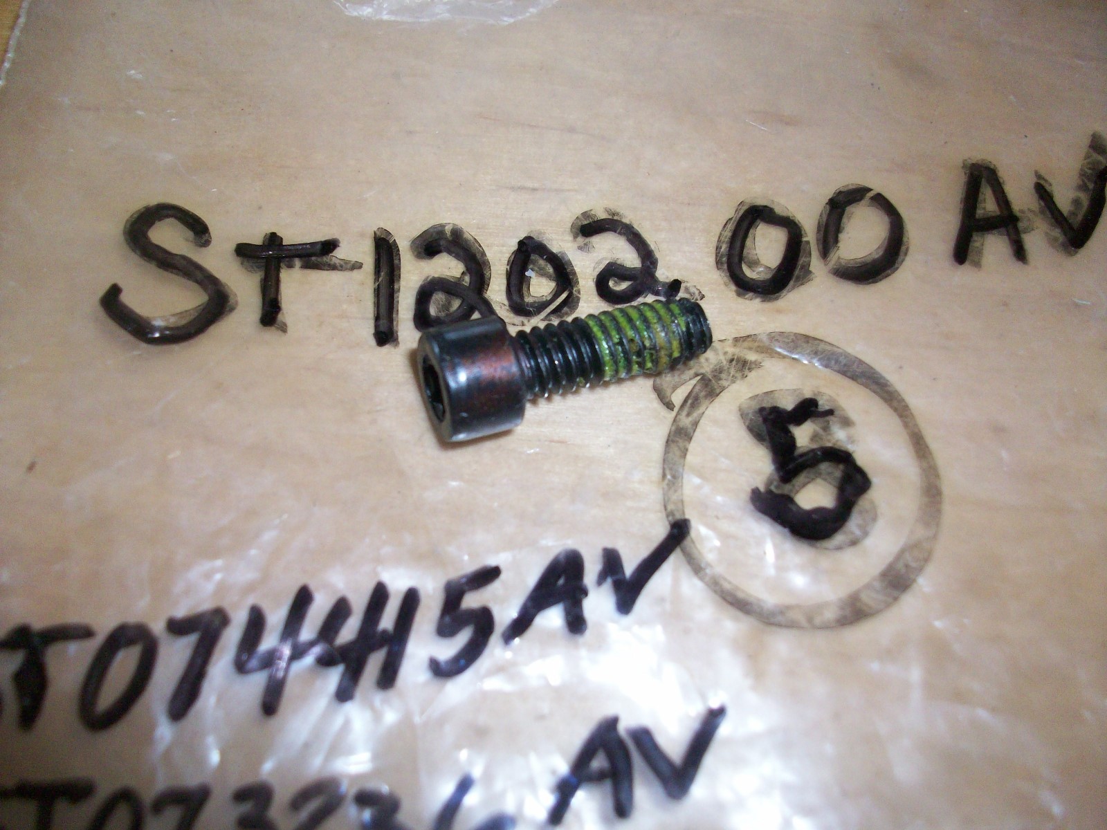 (21 pk) ST120200AV Form Screw 1/4-20 x.75 *