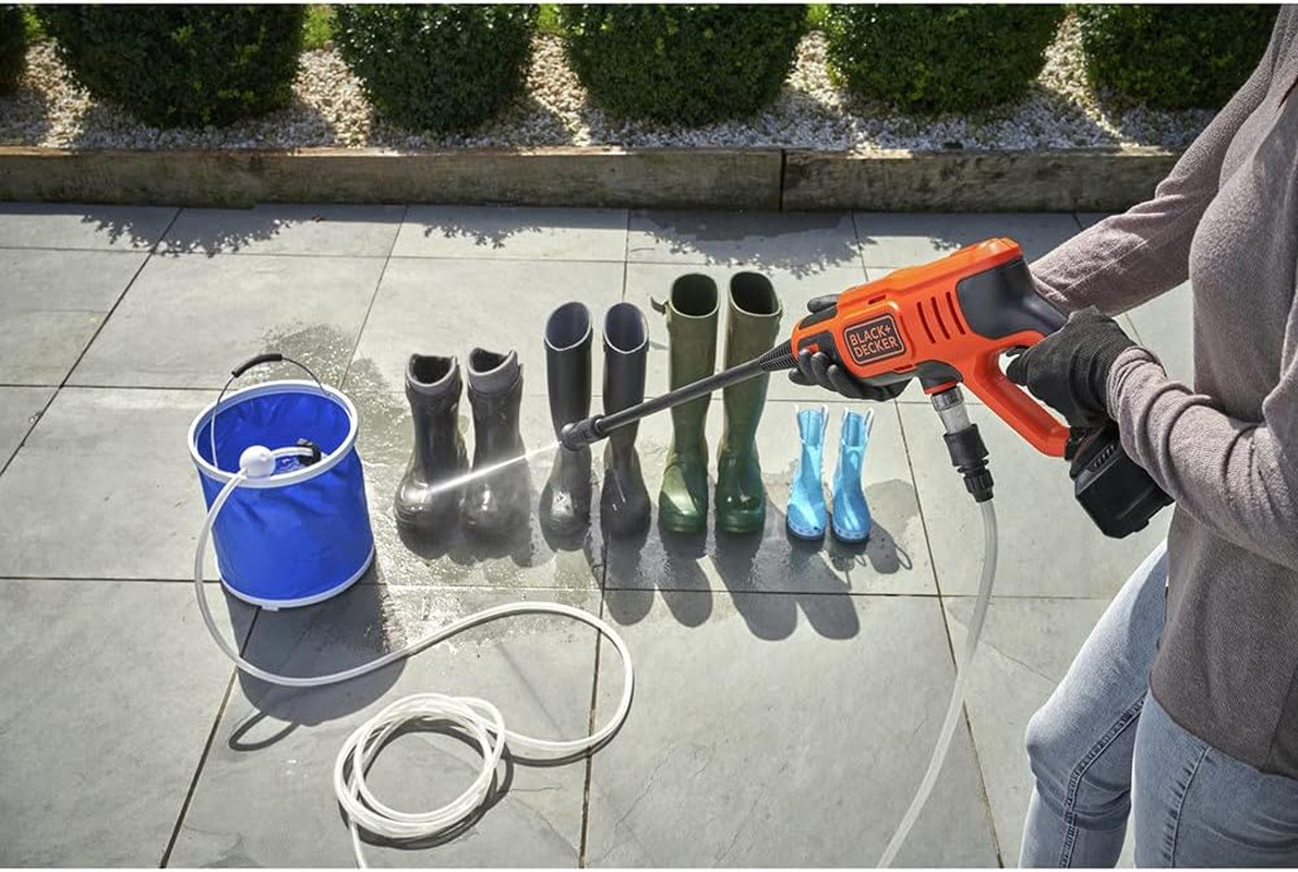 BLACK+DECKER 20V MAX Pressure Washer, 350 PSI (BCPW350C1)