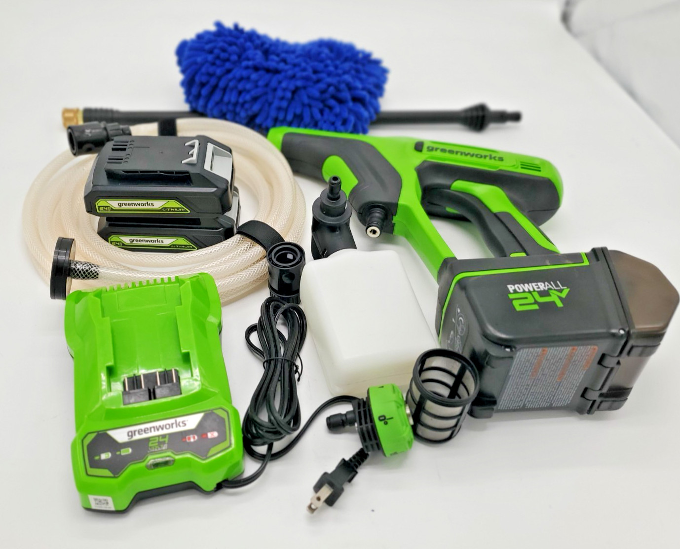 Greenworks 24V 600 PSI Pressure Washer Cordless Power Cleaner w/ (2) Batteries