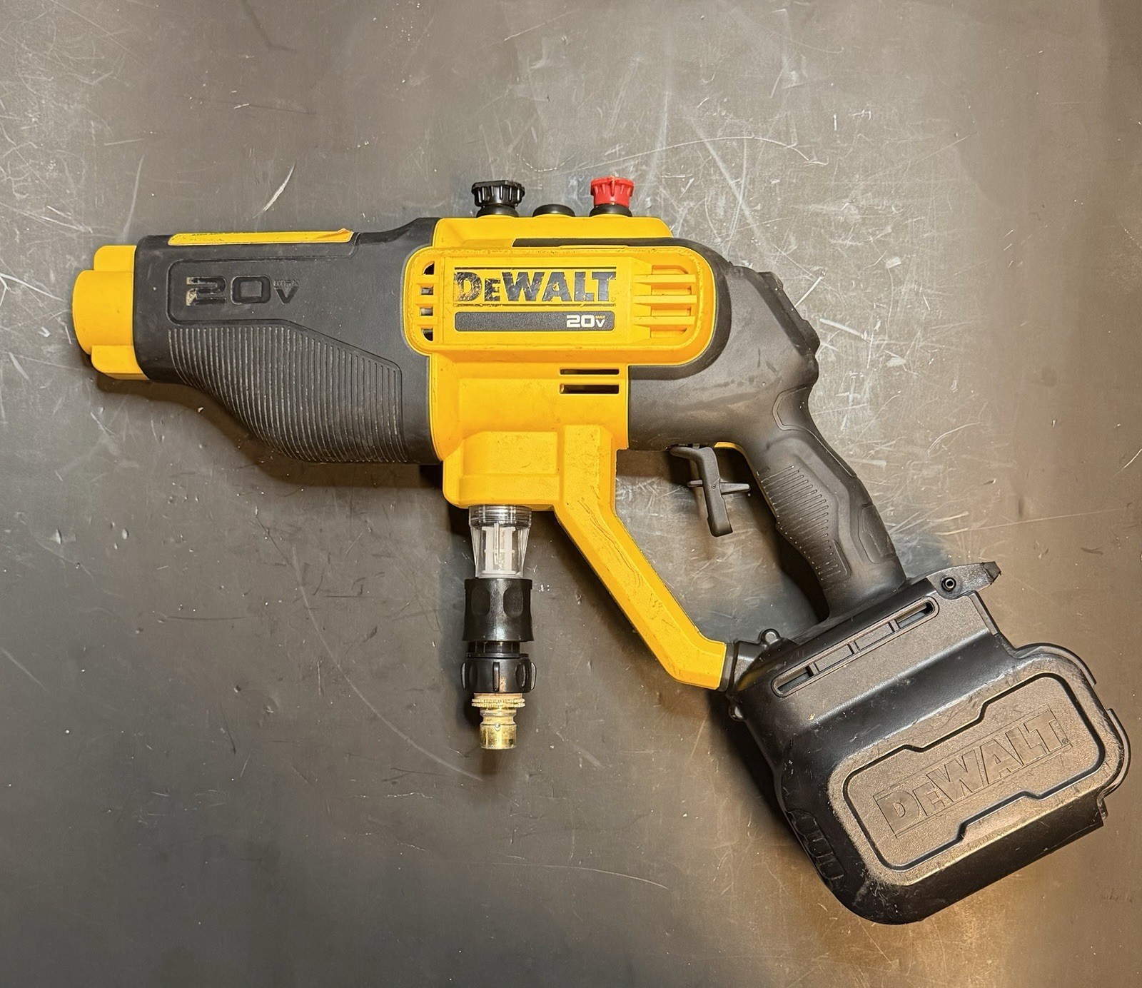 DEWALT DCPW550 20V Cordless Cold Water Pressure Washer 550 PSI w/ Wand