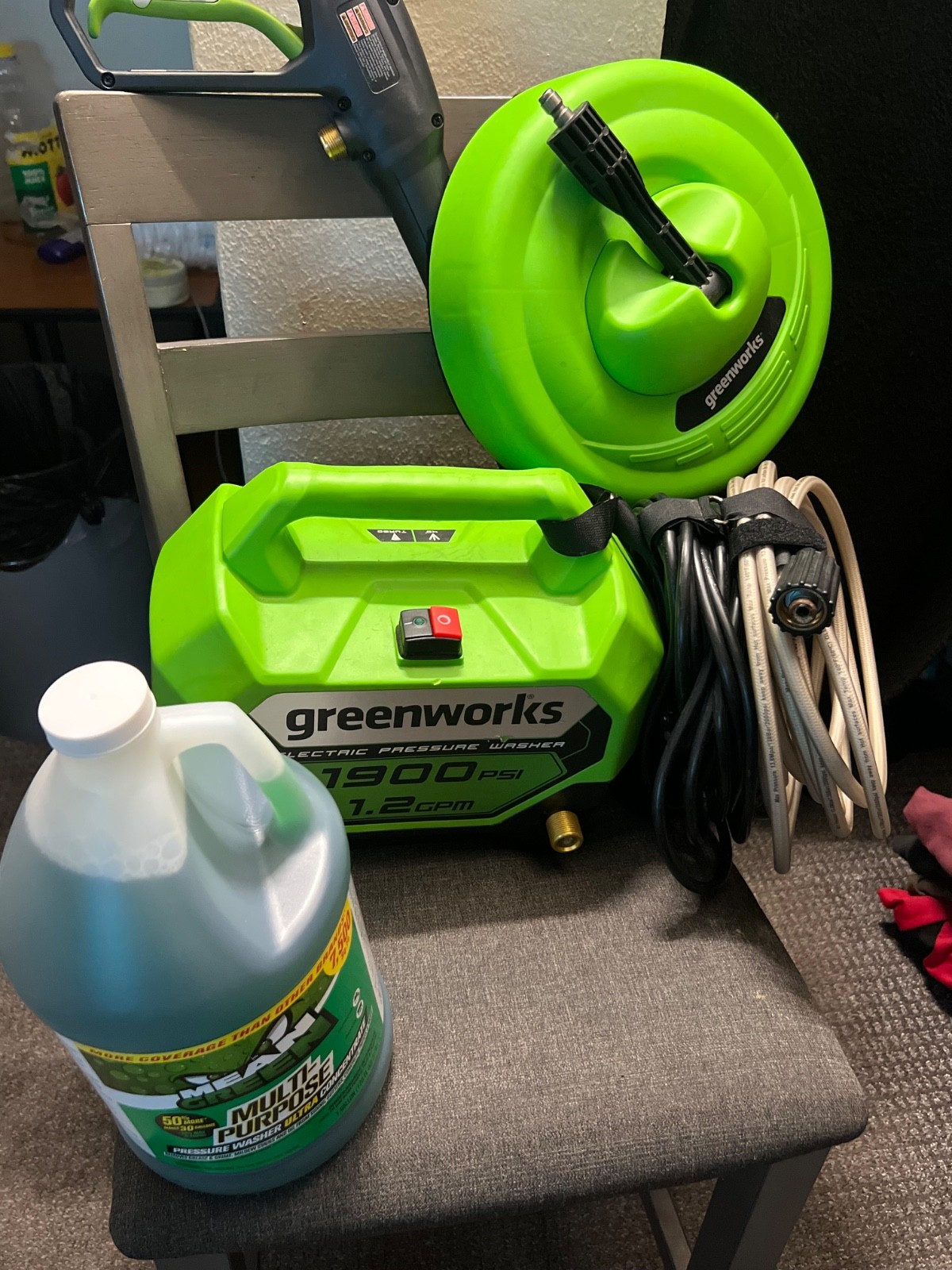 Greenworks 1900-PSI 1.2-GPM Cold Water Electric Pressure wash with 2 spray tips