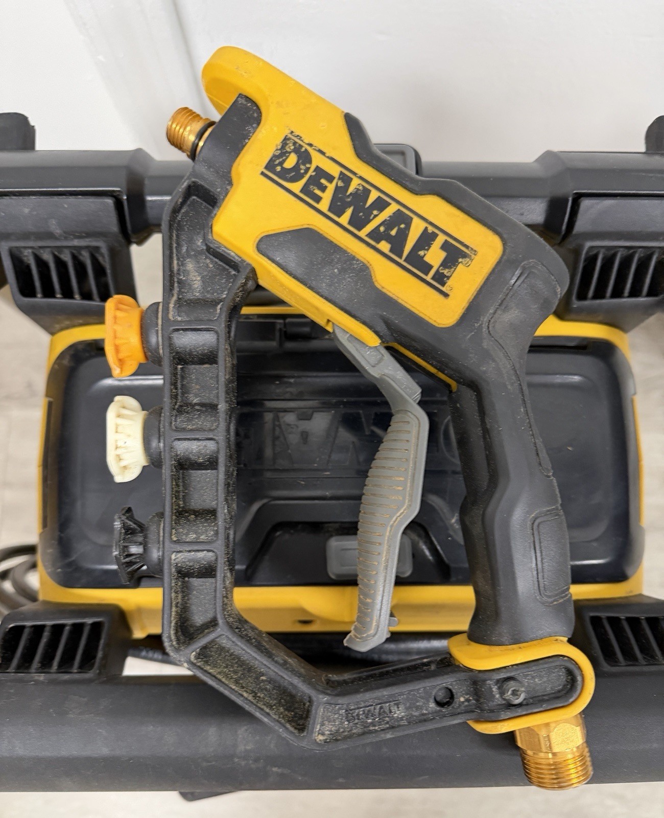DEWALT DWPW3000 JOB SITE NON WORKING PRESSURE WASHER 15AMP MAX PSI 1.1 GPM