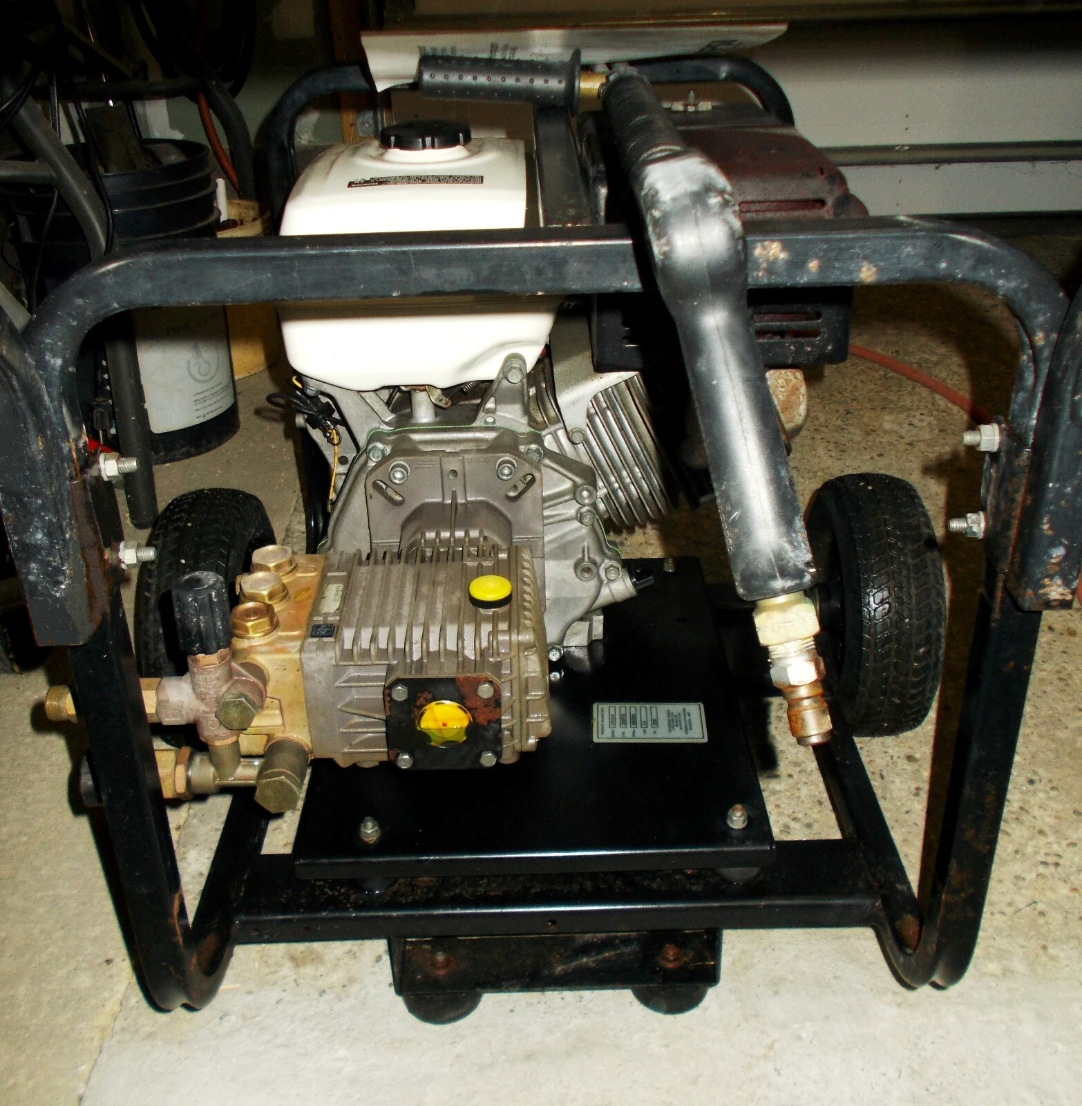 GENERAC 3200 PSI 4 GPM 11 HP HONDA GAS POWERED PRESSURE WASHER