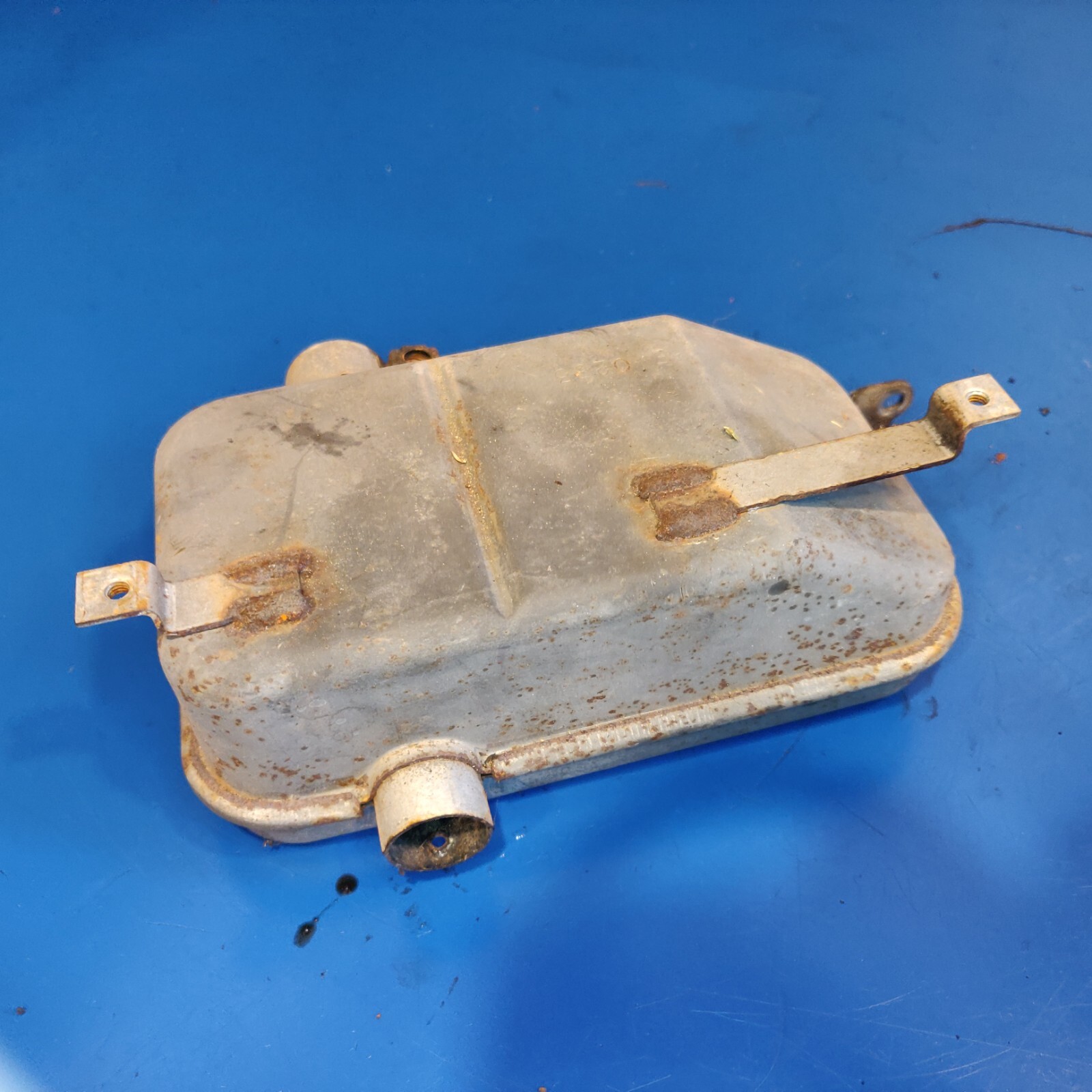 Muffler 692006 Briggs Stratton industrial pressure washer (4 a11)