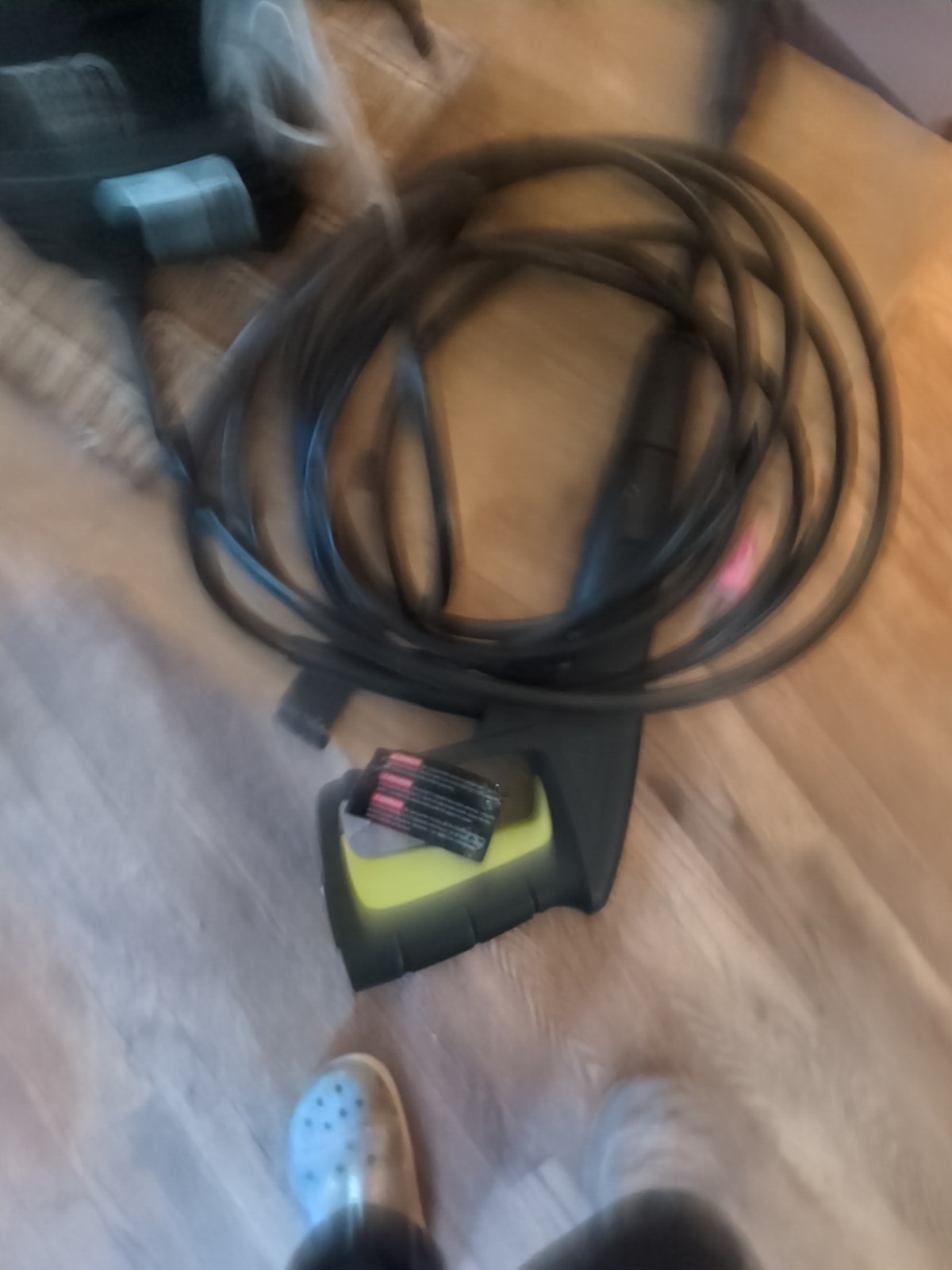 Sun Joe Electric Pressure Washer SPX 200e 120 Volt AC 60 HZ 10 Amp