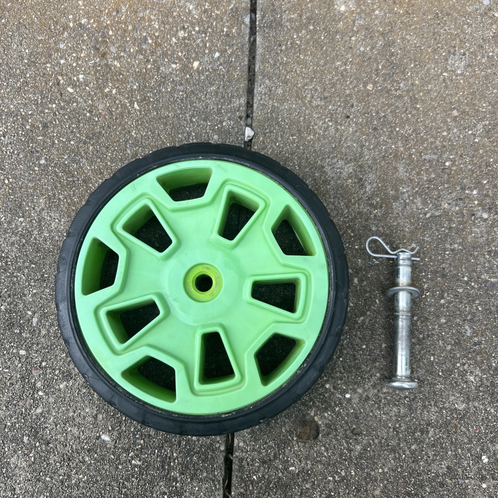 Replacement part for Greenworks GPW1800 1800 PSI Elect Pressure Washer WHEEL