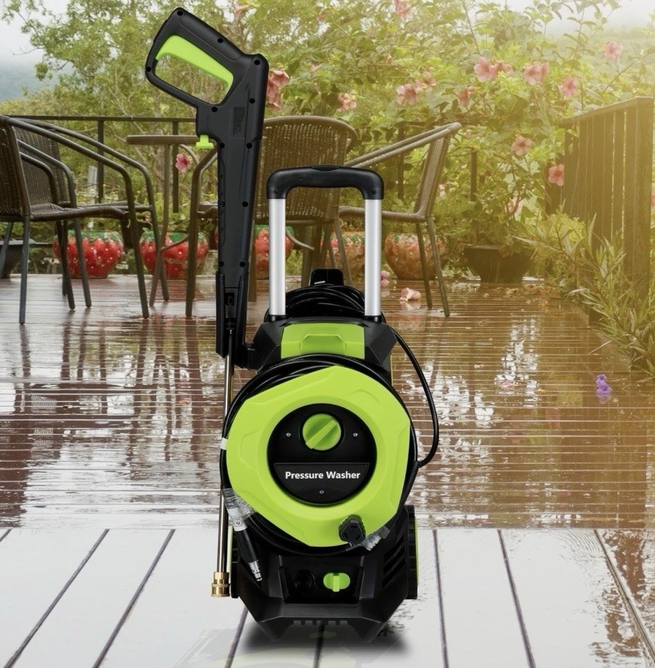 Green 2000 Watt Pressure Washer w/ 4 Interchangeable Nozzles & Soap Bottle New