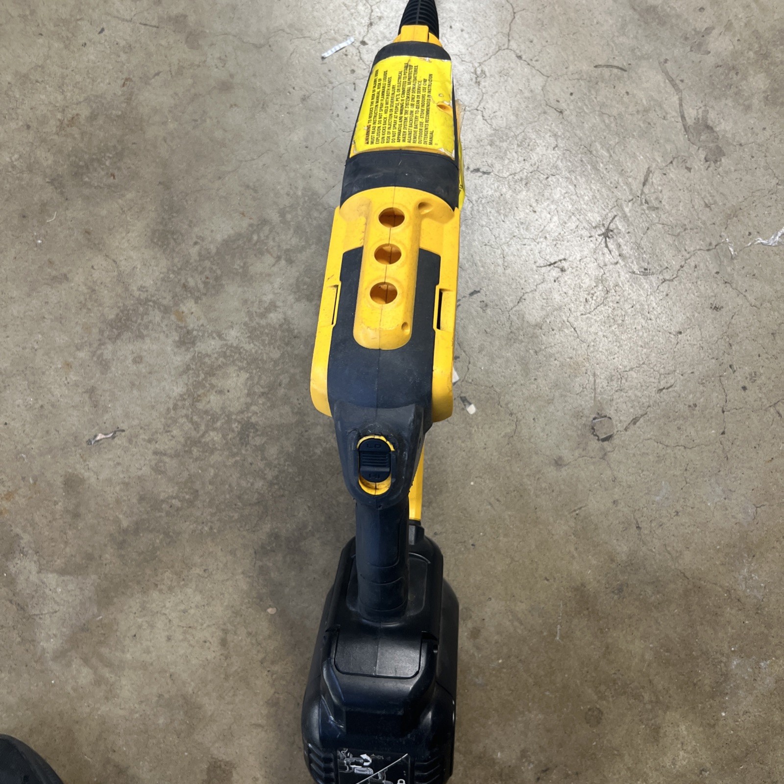 USED DEWALT DCPW550 20V Cordless 550PSI COLD WATER PRESSURE WASHER (QUI003319)