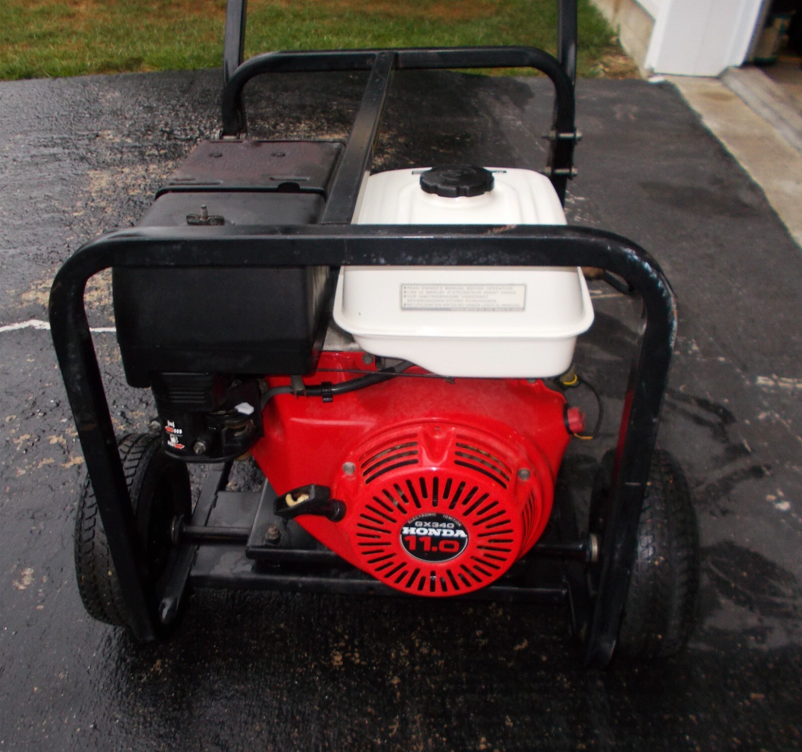 GENERAC 3200 PSI 4 GPM 11 HP HONDA GAS POWERED PRESSURE WASHER