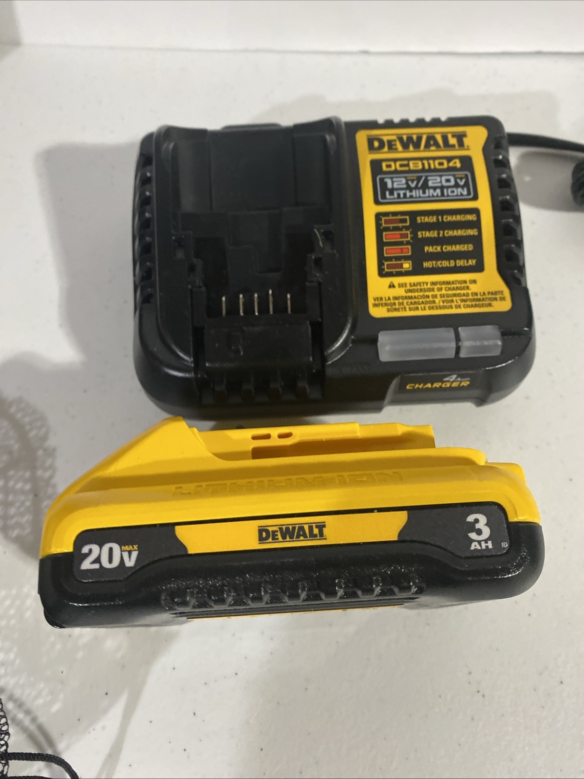 DEWALT 20V Max 550 PSI 1.0 GPM Battery Powered Cleaner 3ah Battery/Charger