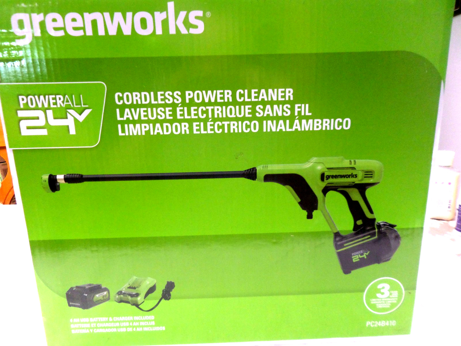 Greenworks 24V (600 PSI) Portable Power Cleaner, 4.0Ah USB Battery and Charger