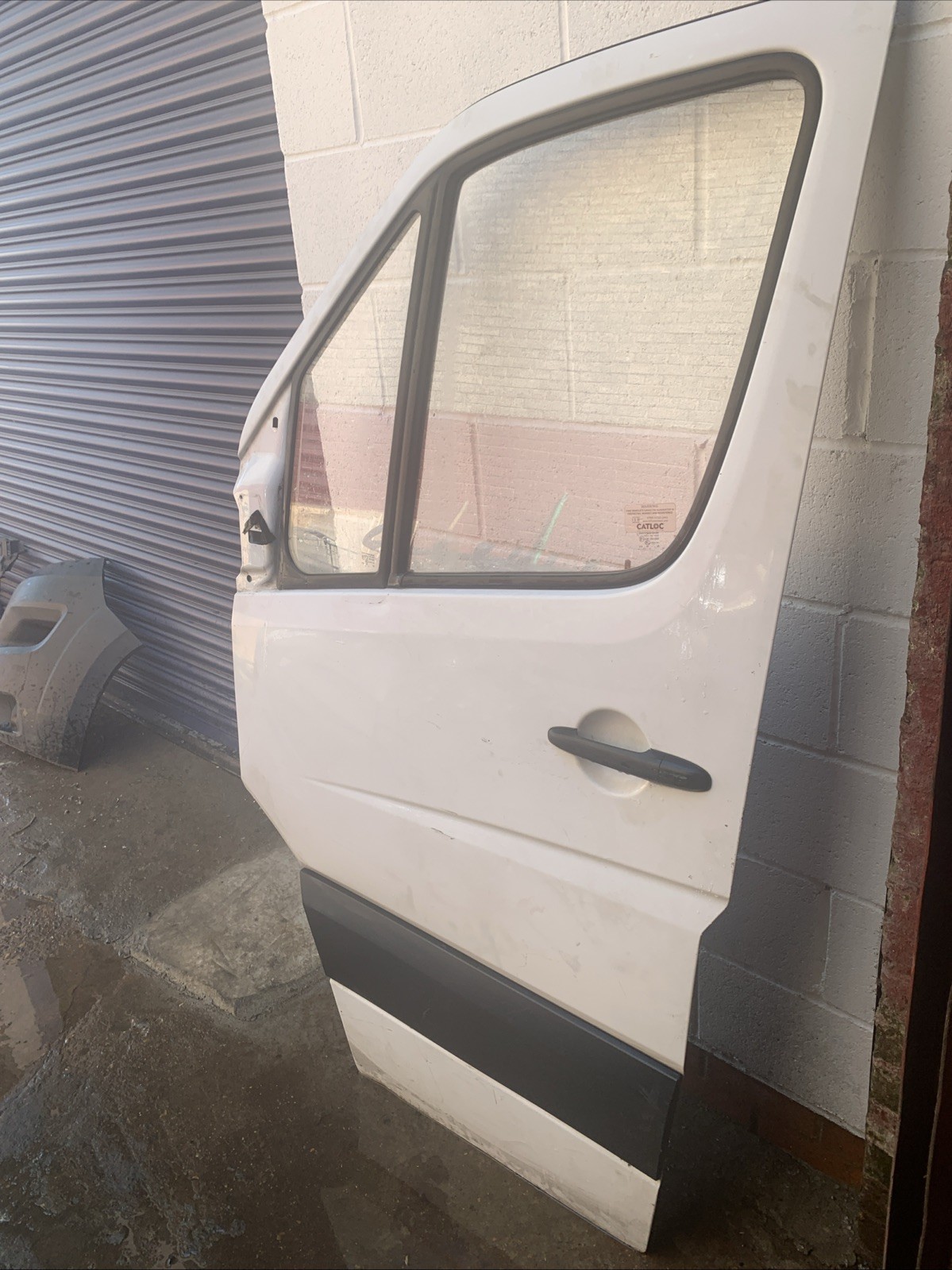 MERCEDES SPRINTER FRONT DOOR LH PASSENGER SIDE WHITE