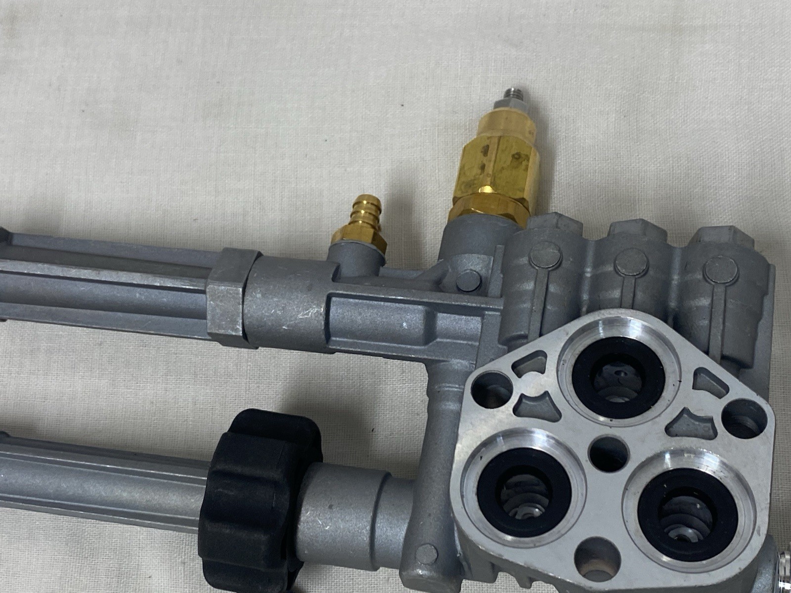 AR42940 SRMW 2.2G26 Pressure Washer Pump Head 2700 PSI AR For Troy-Bilt AR43061