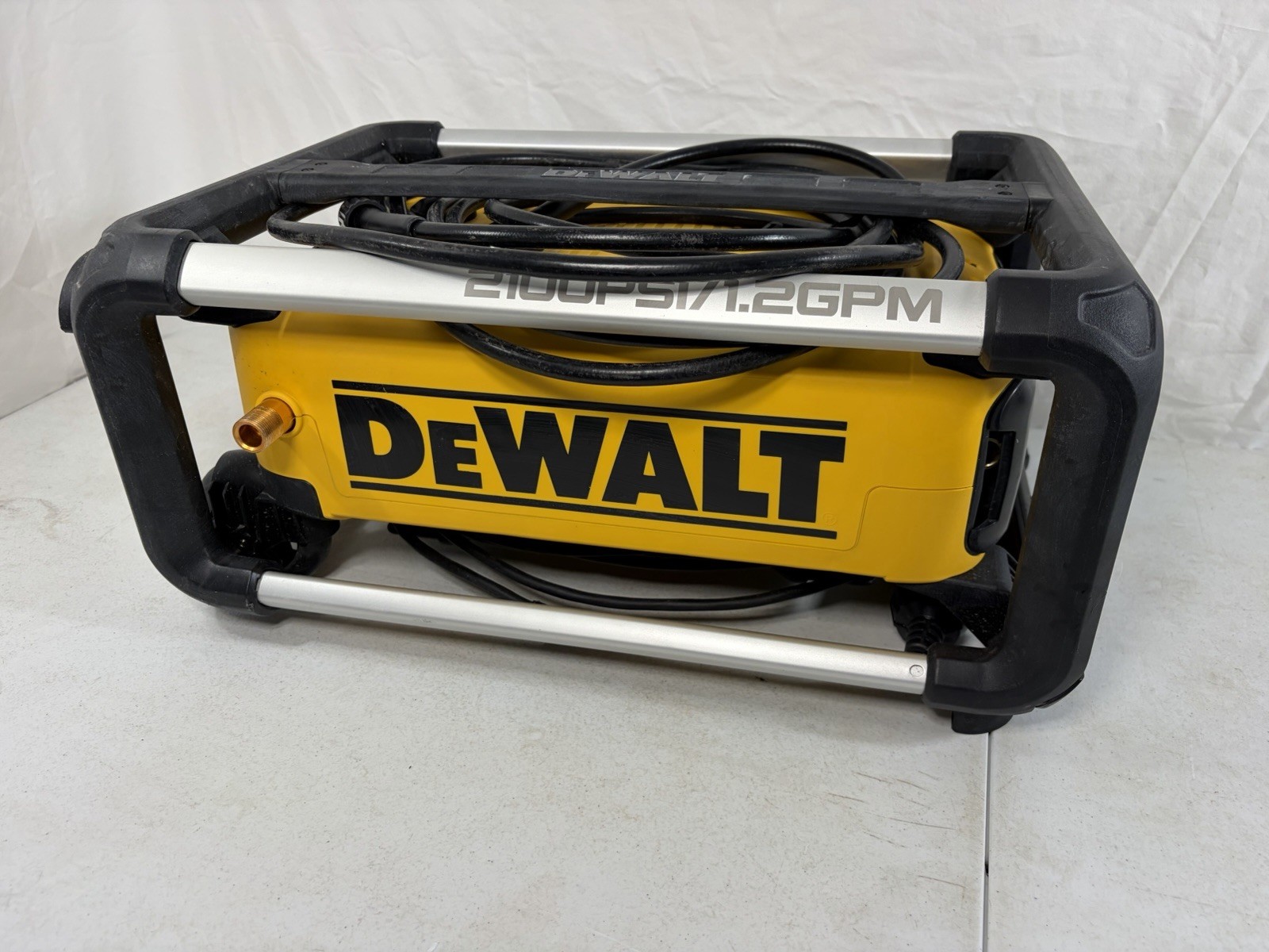 DEWALT 2100 PSI 1.2 GPM 13 Amp Cold Water Electric Pressure Washer DWPW2100